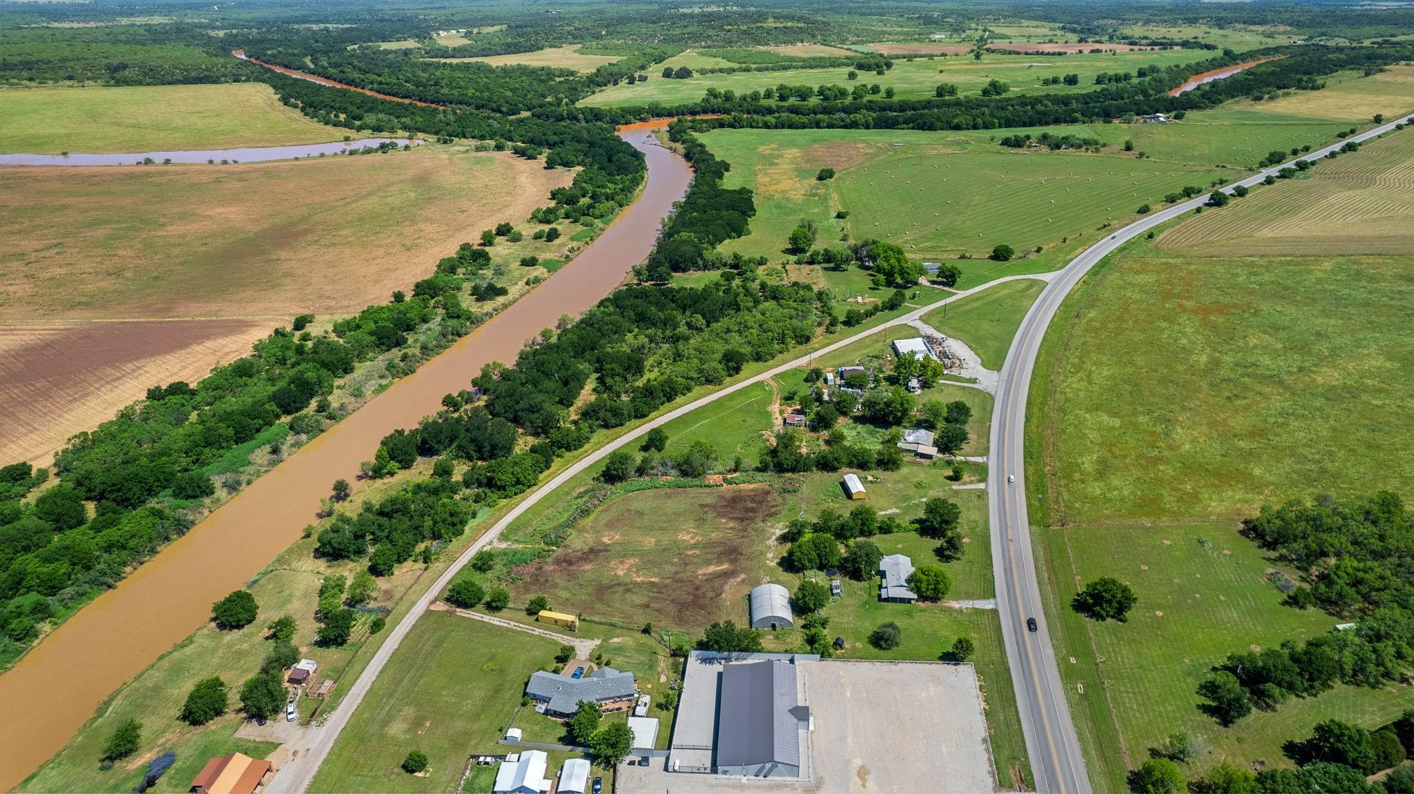 main property photo 9
