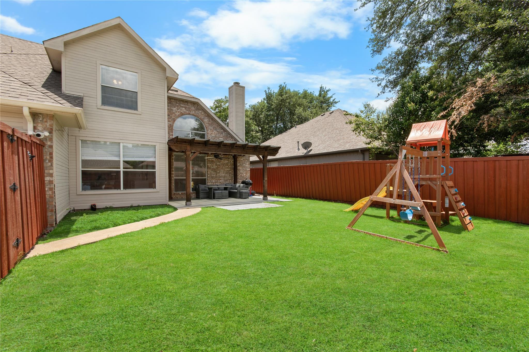 main property photo 30