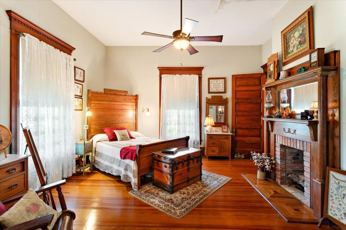 main property photo 18