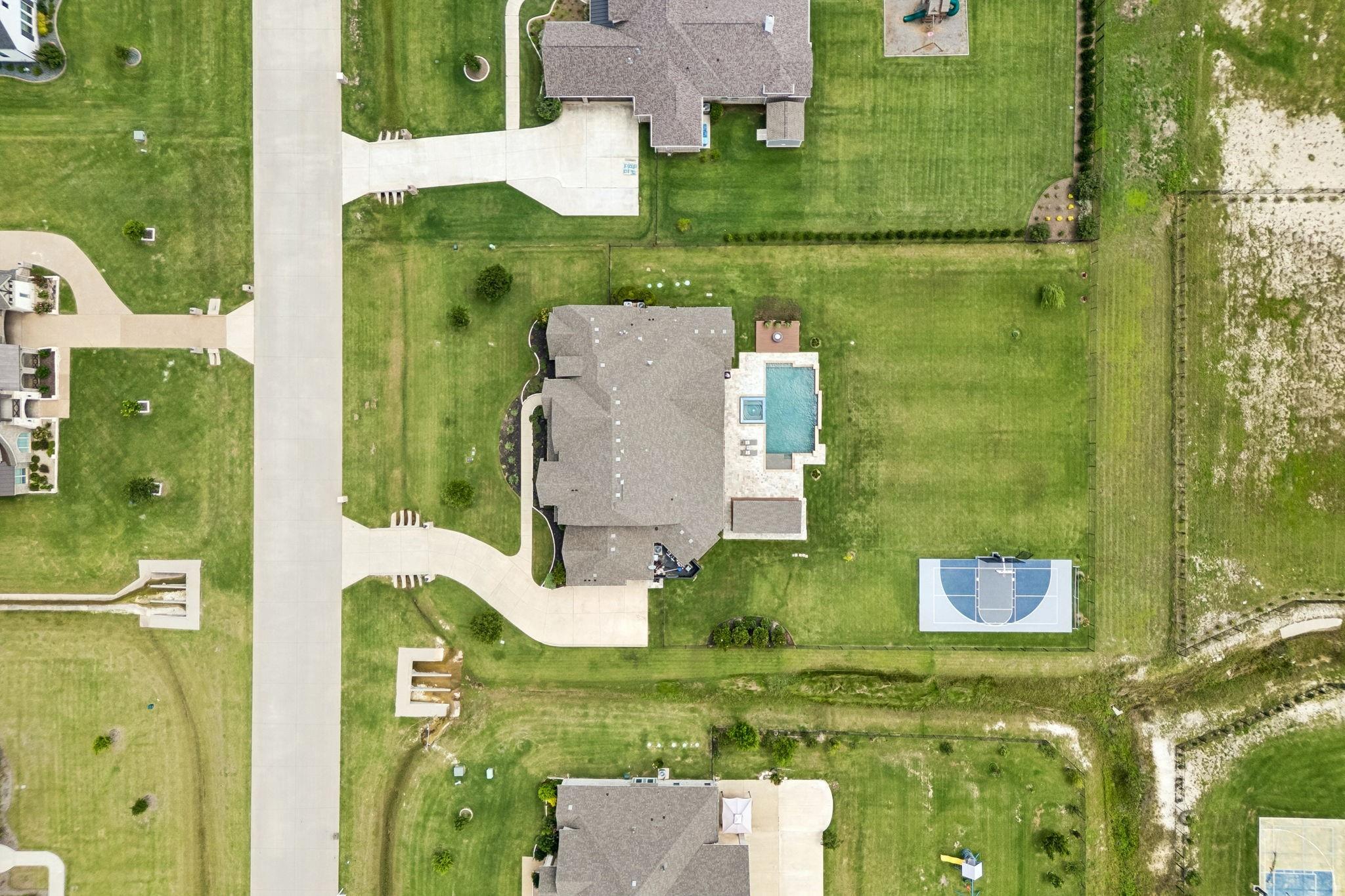 main property photo 34