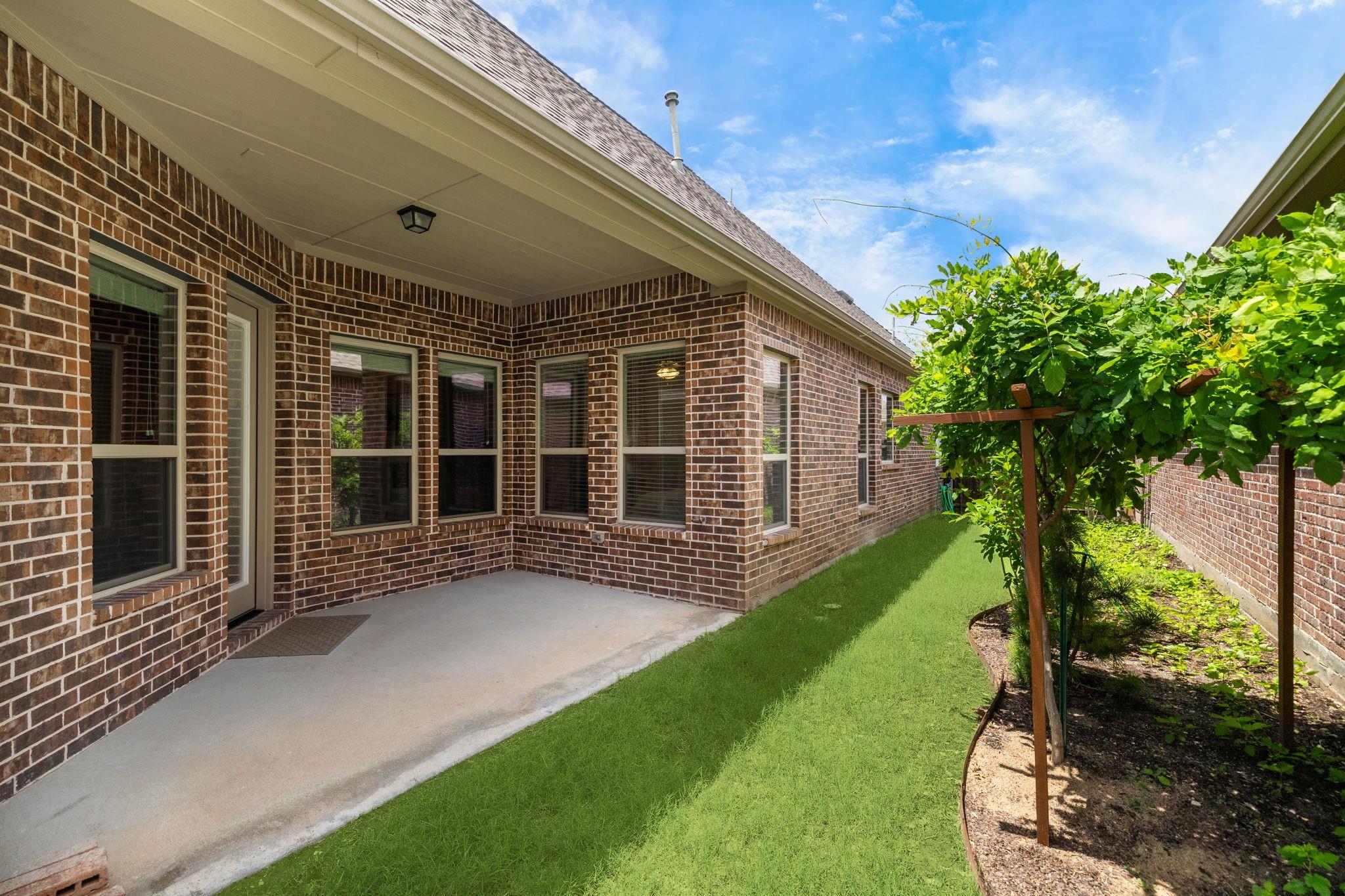 main property photo 34