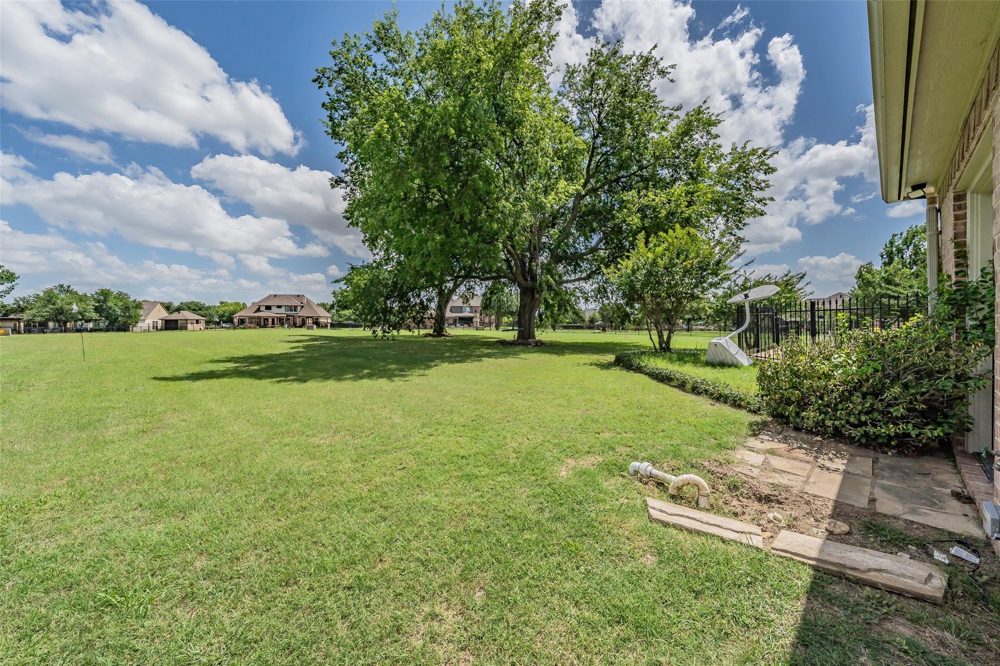 main property photo 34