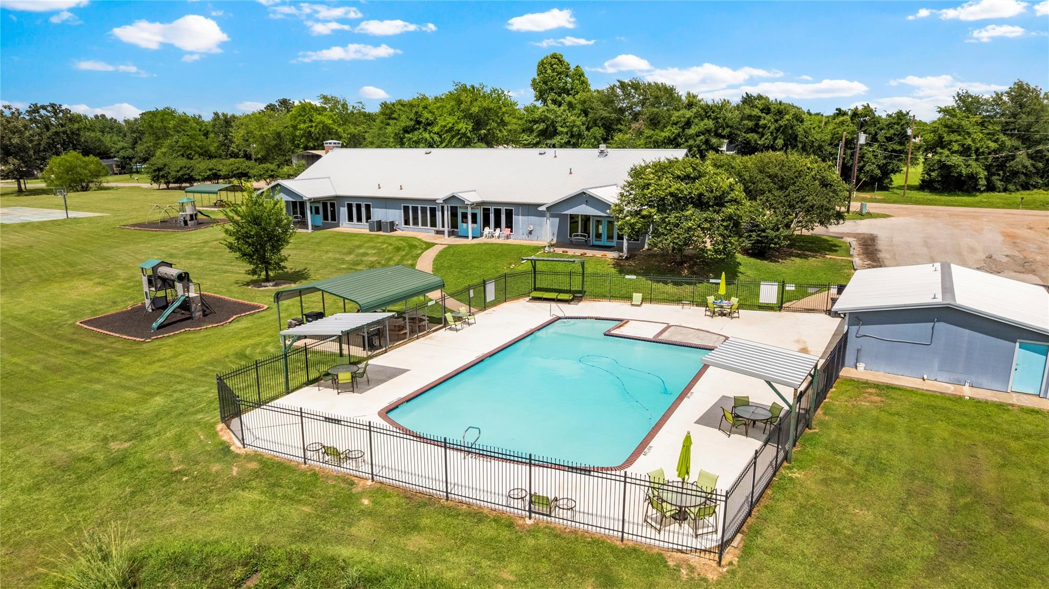 main property photo 36