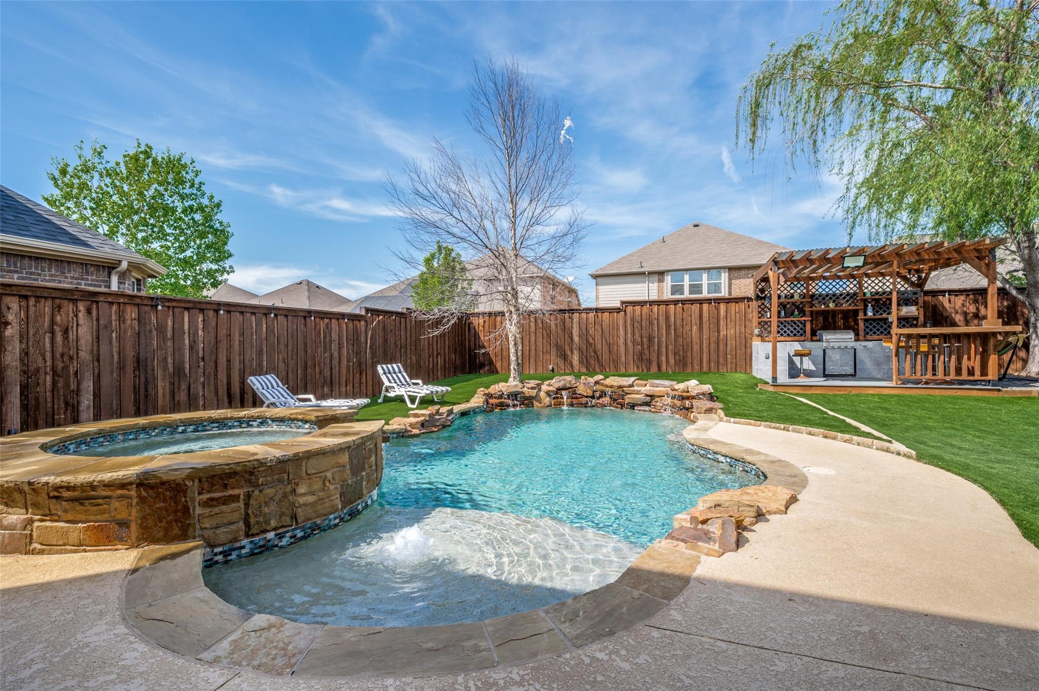 main property photo 24