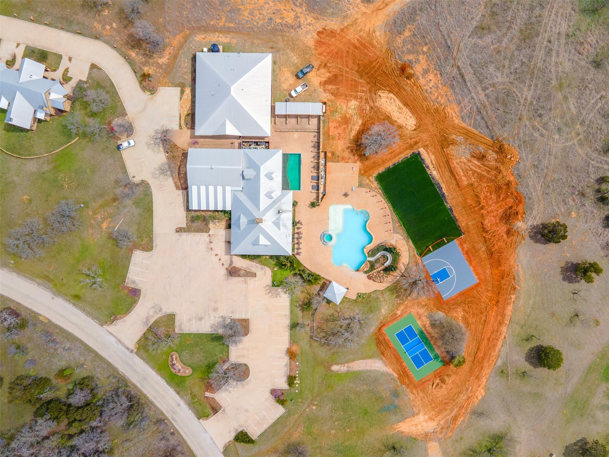 main property photo 6