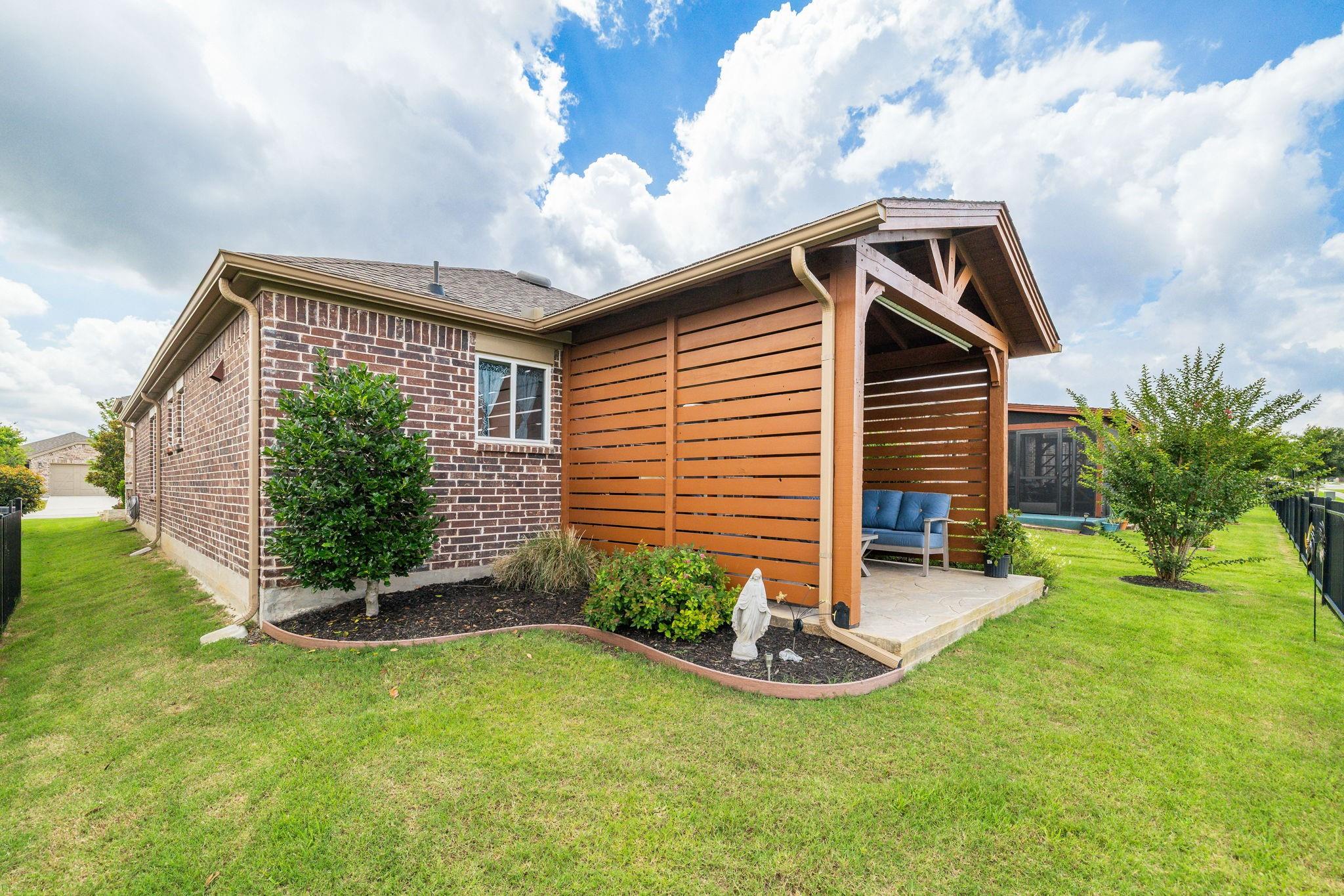 main property photo 3
