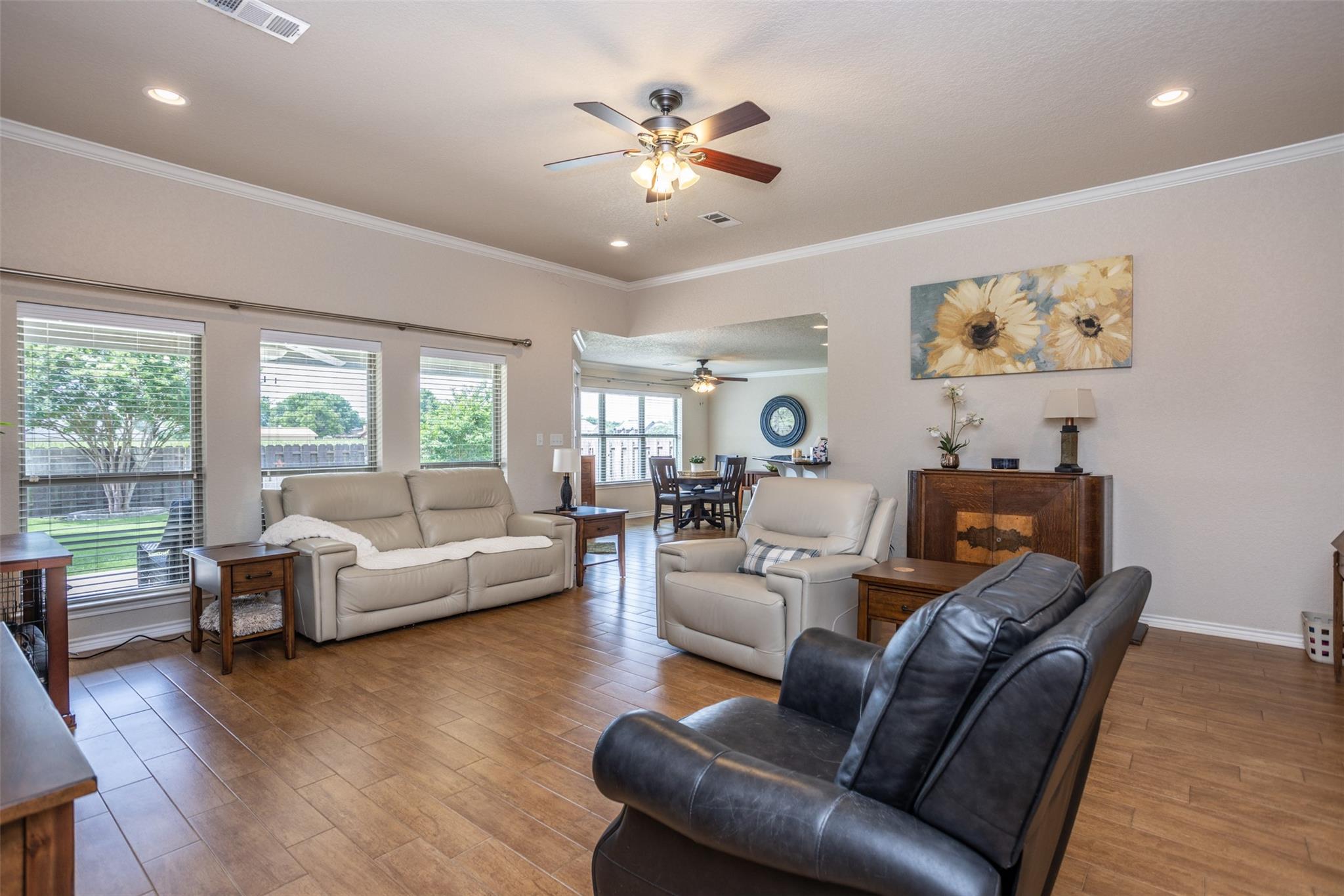 property viewer photo 5