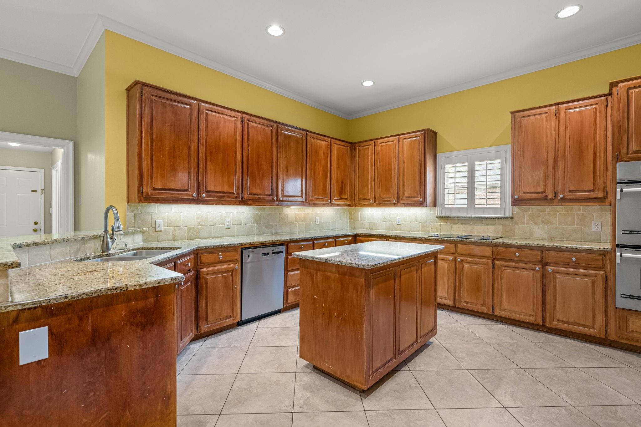main property photo 16