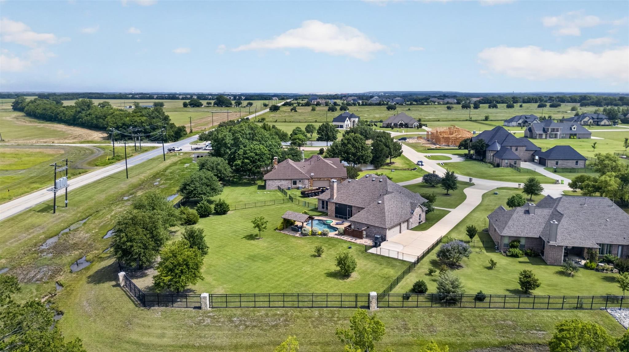 main property photo 33