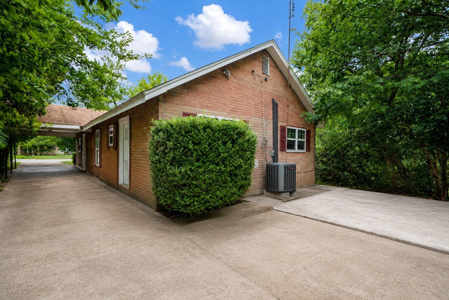 main property photo 14