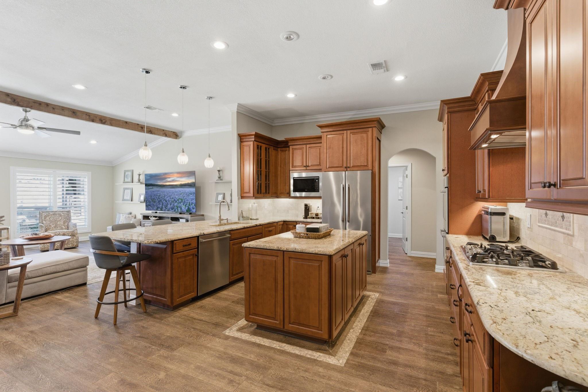 main property photo 18