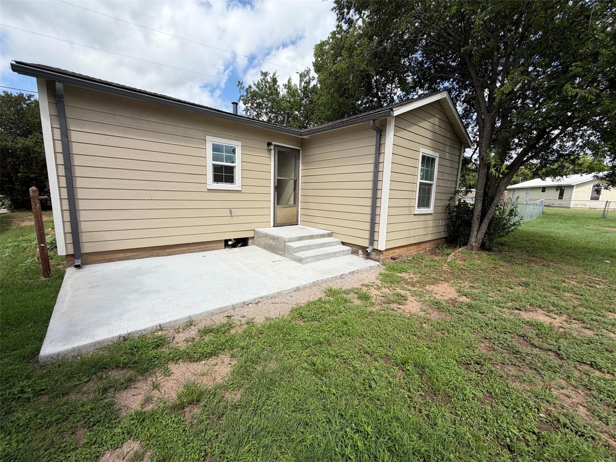 main property photo 11