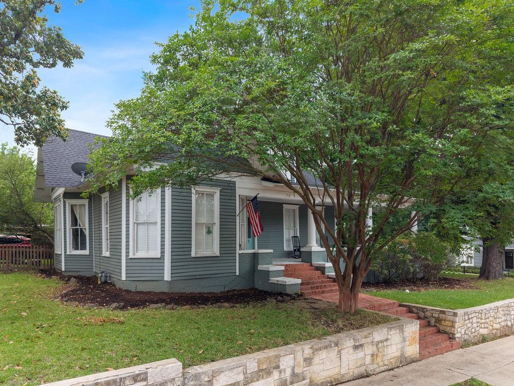 main property photo 38