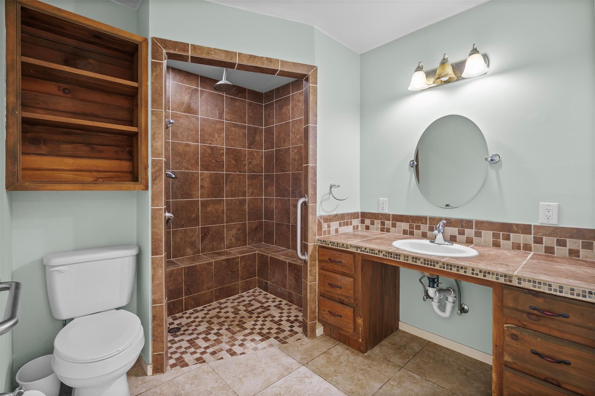 main property photo 17