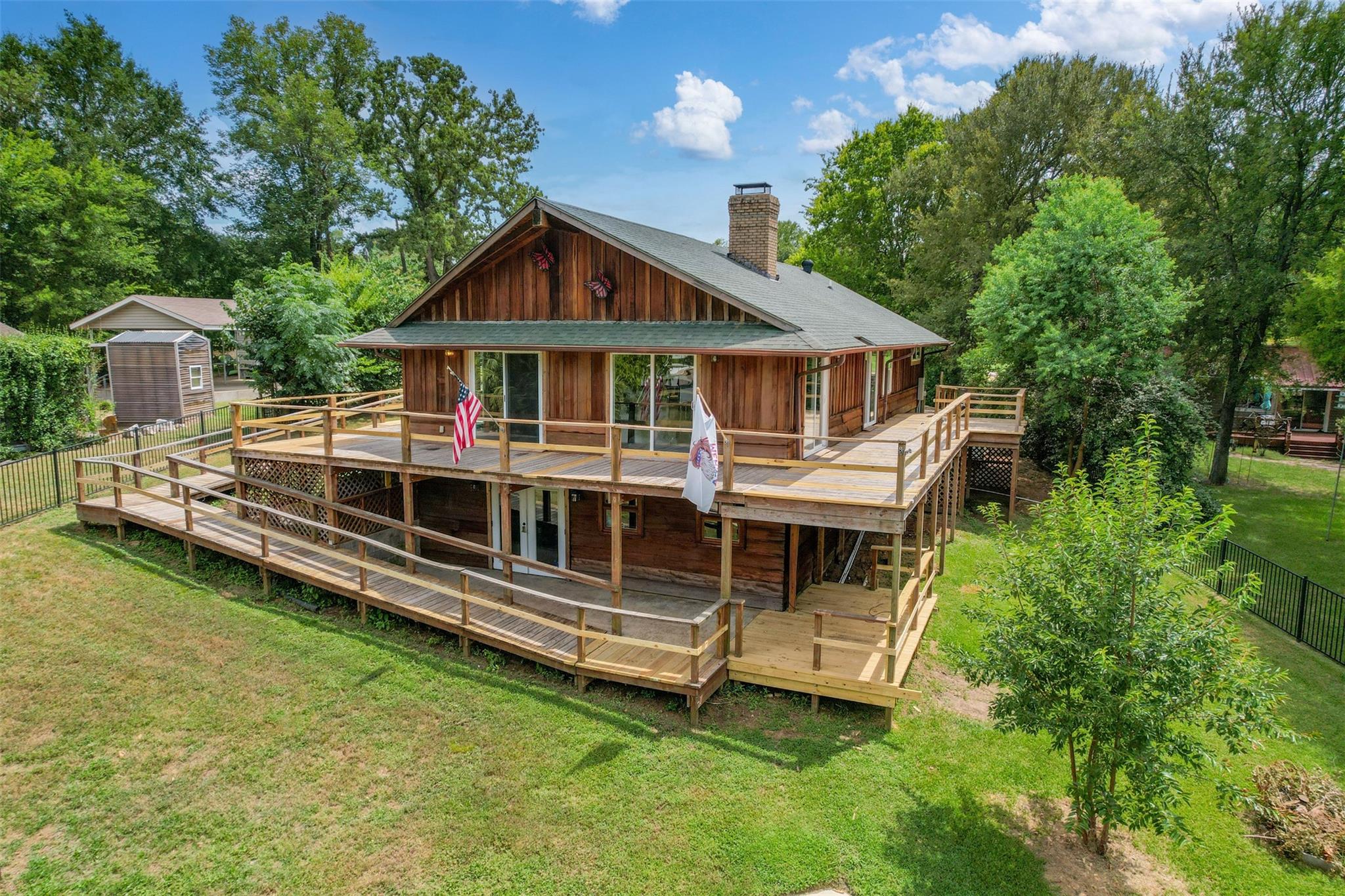 main property photo 32