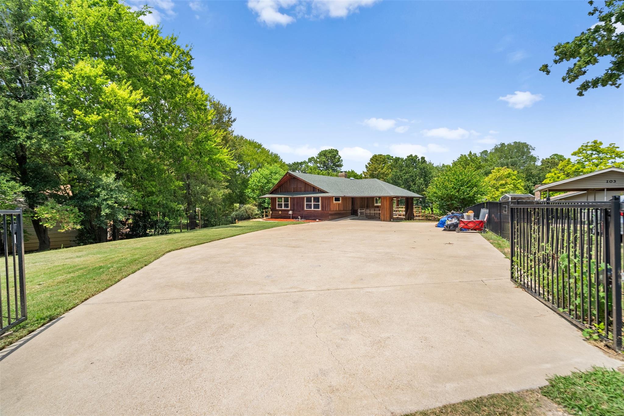 main property photo 33