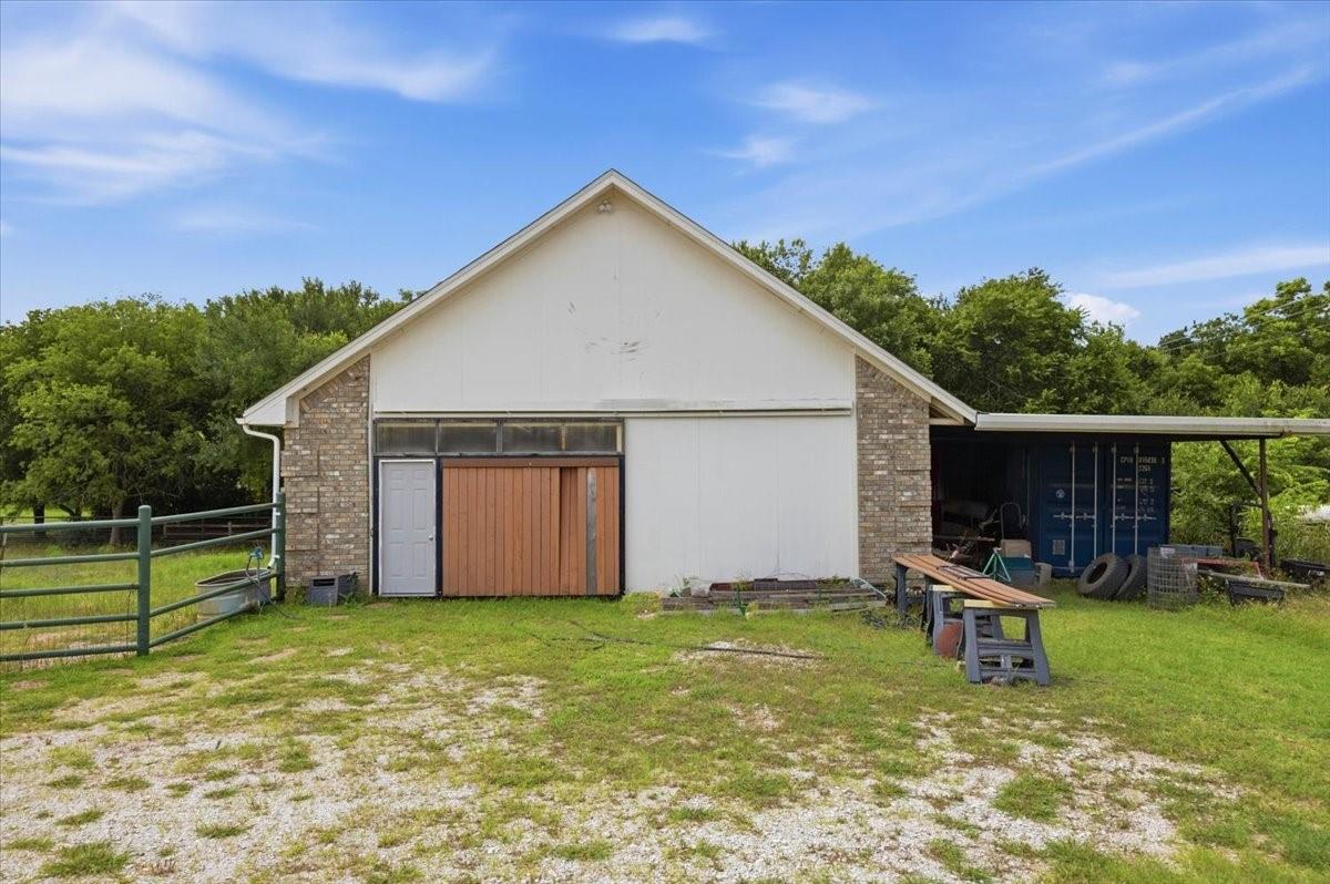 main property photo 30