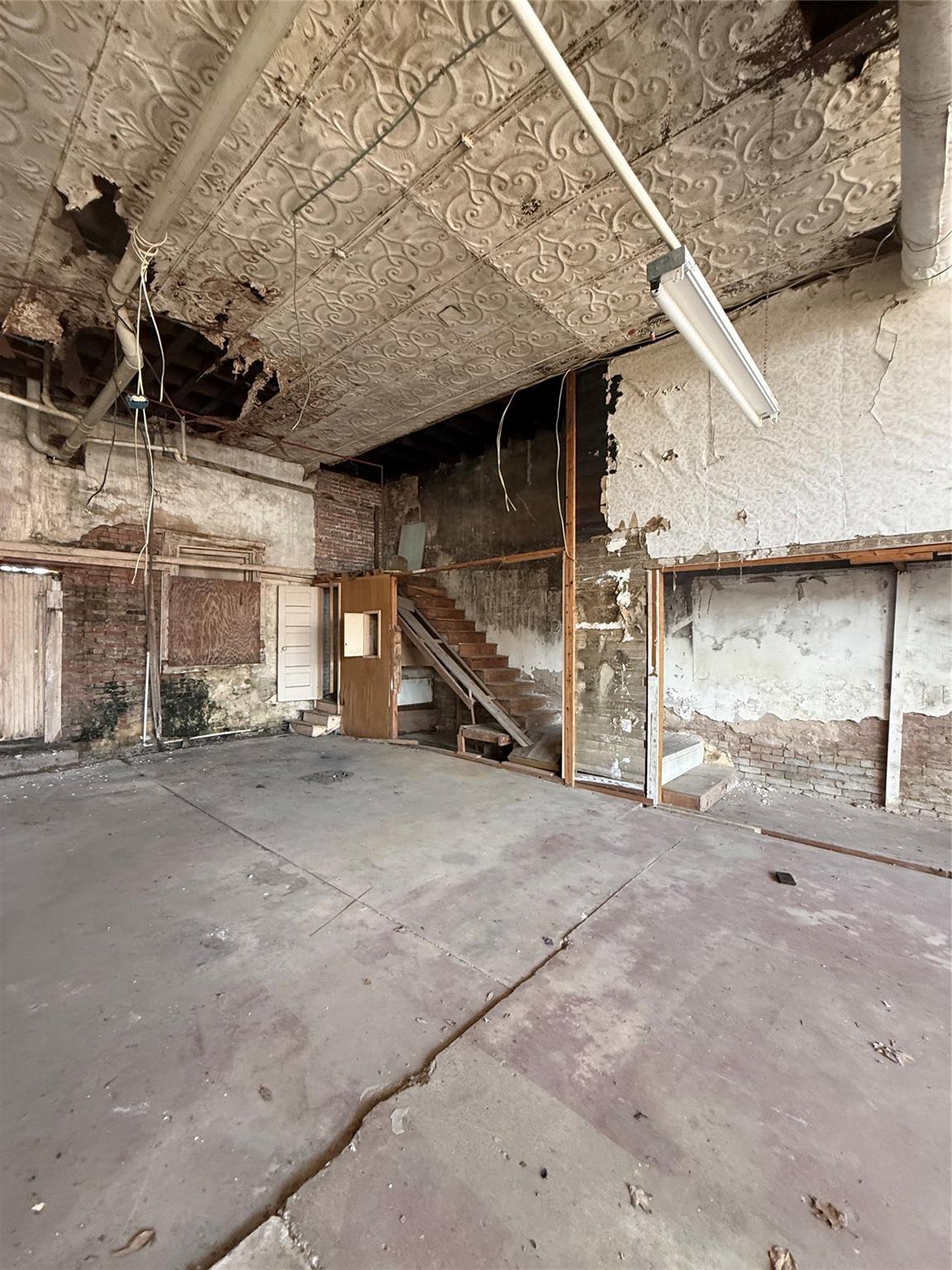 main property photo 6