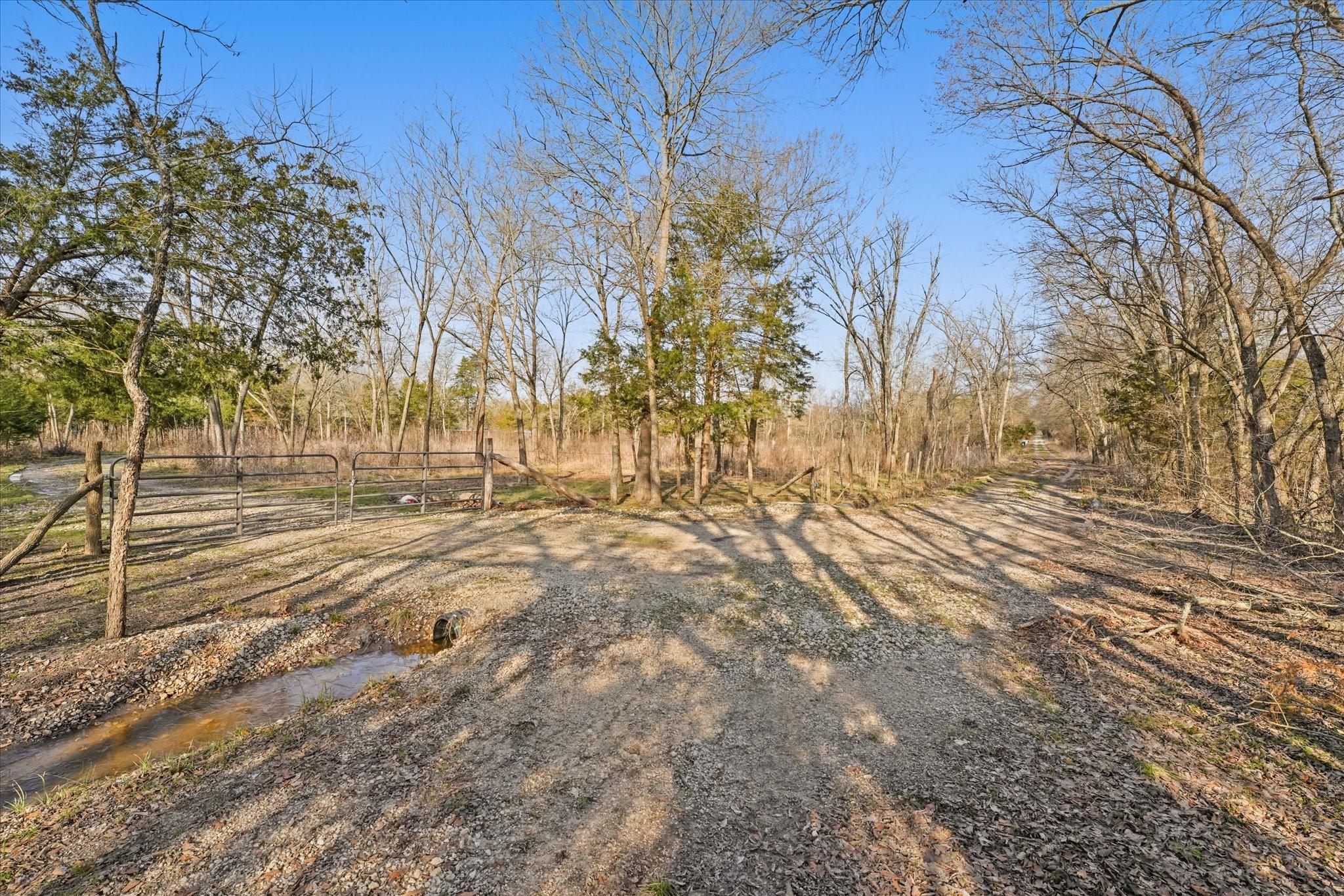 main property photo 25