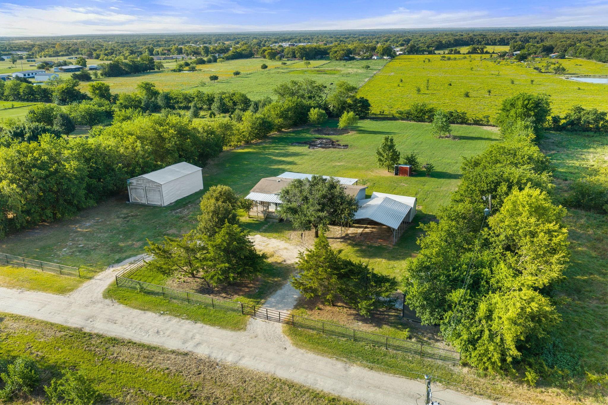 main property photo 10