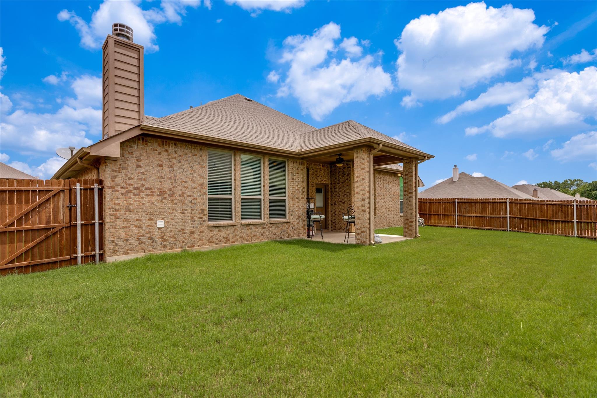 main property photo 23