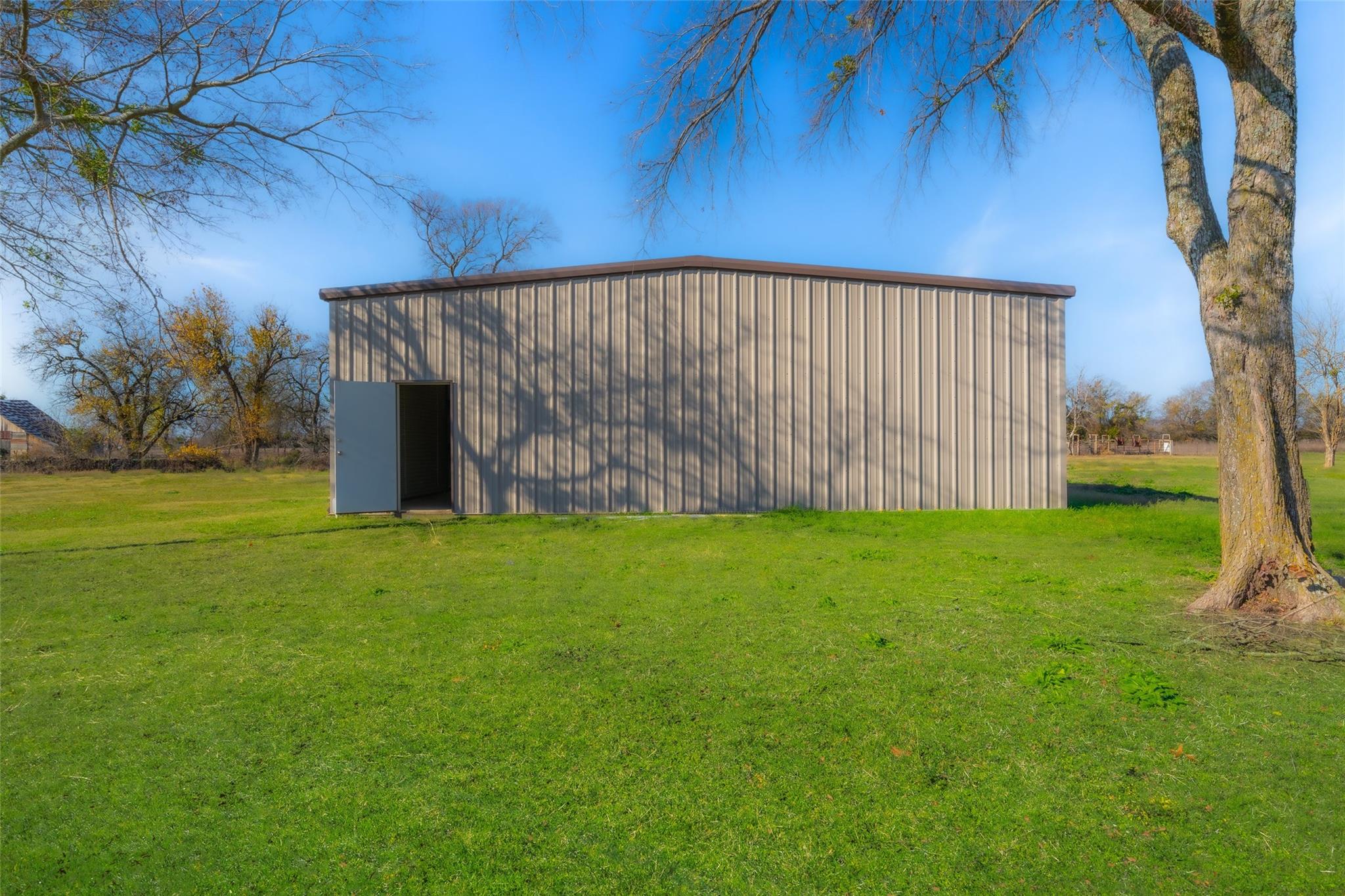 main property photo 29