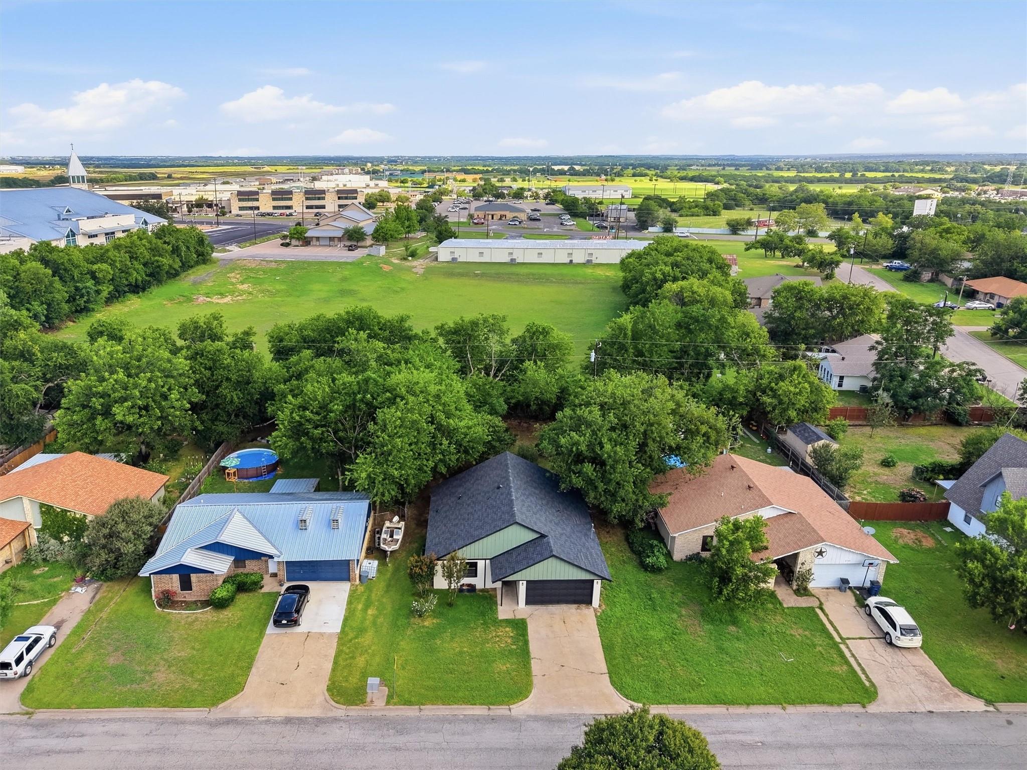 main property photo 30