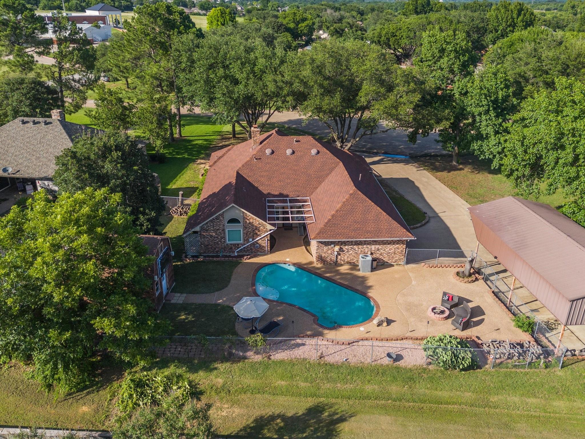 main property photo 4