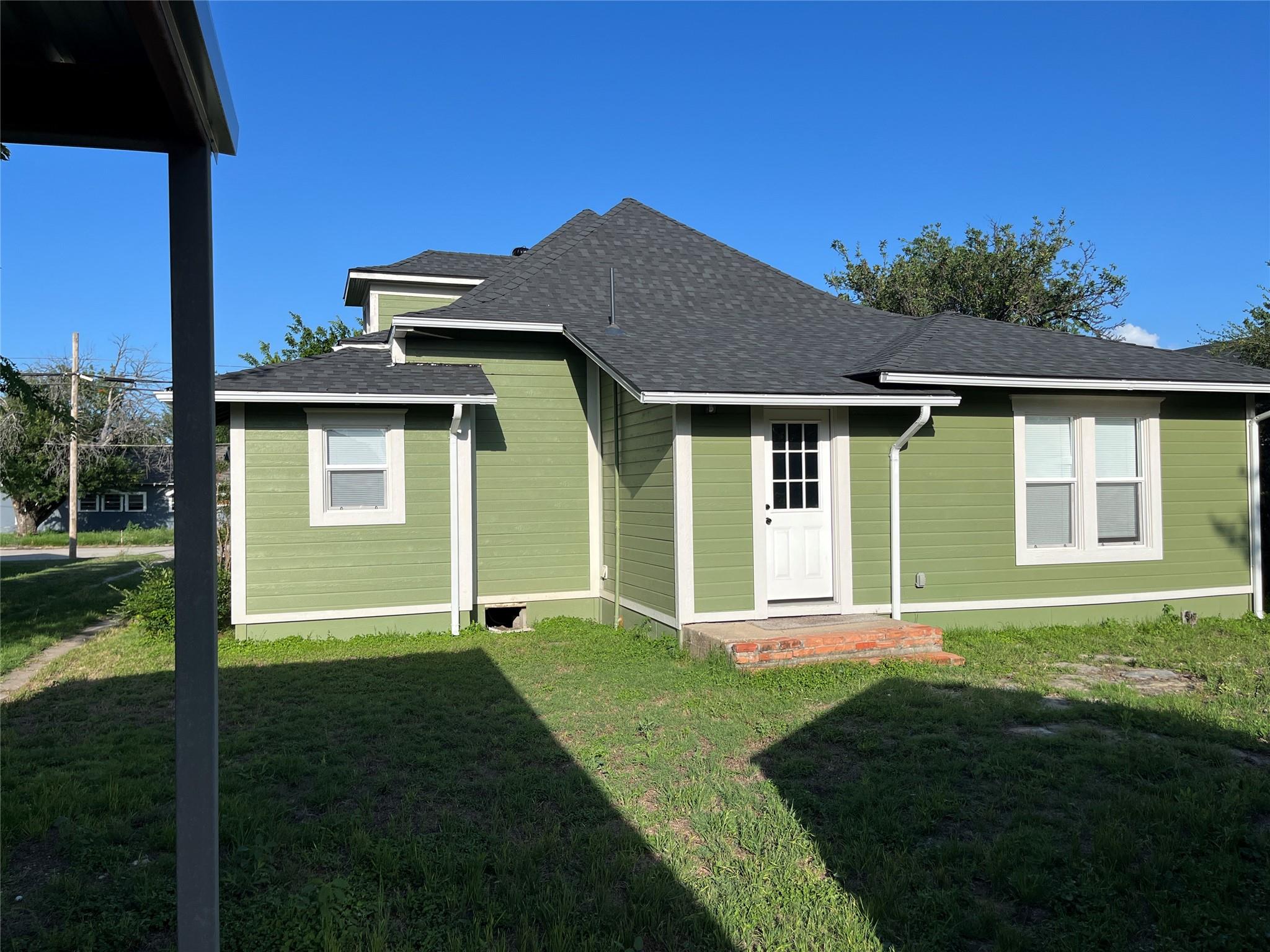 main property photo 25