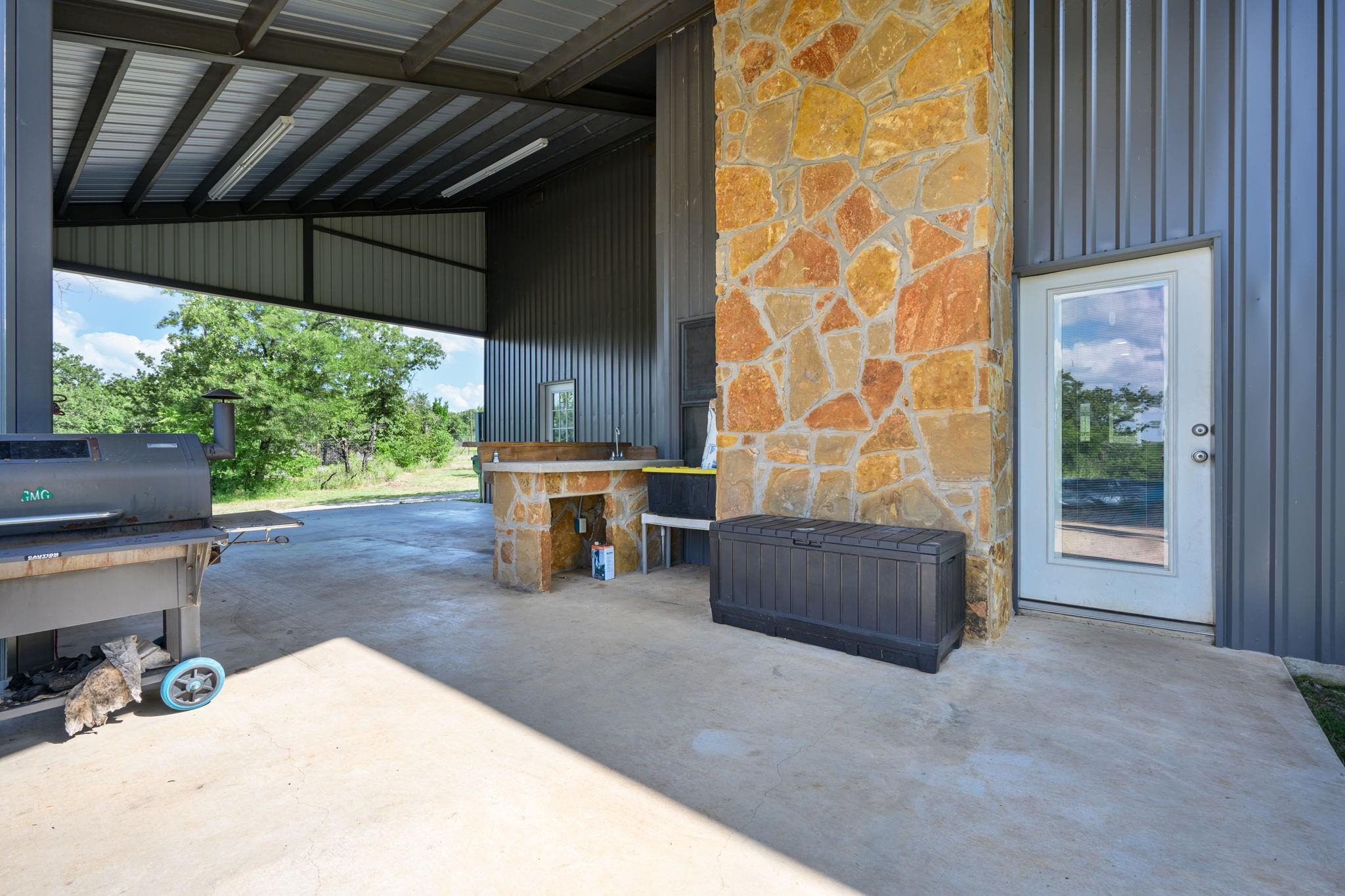 main property photo 22