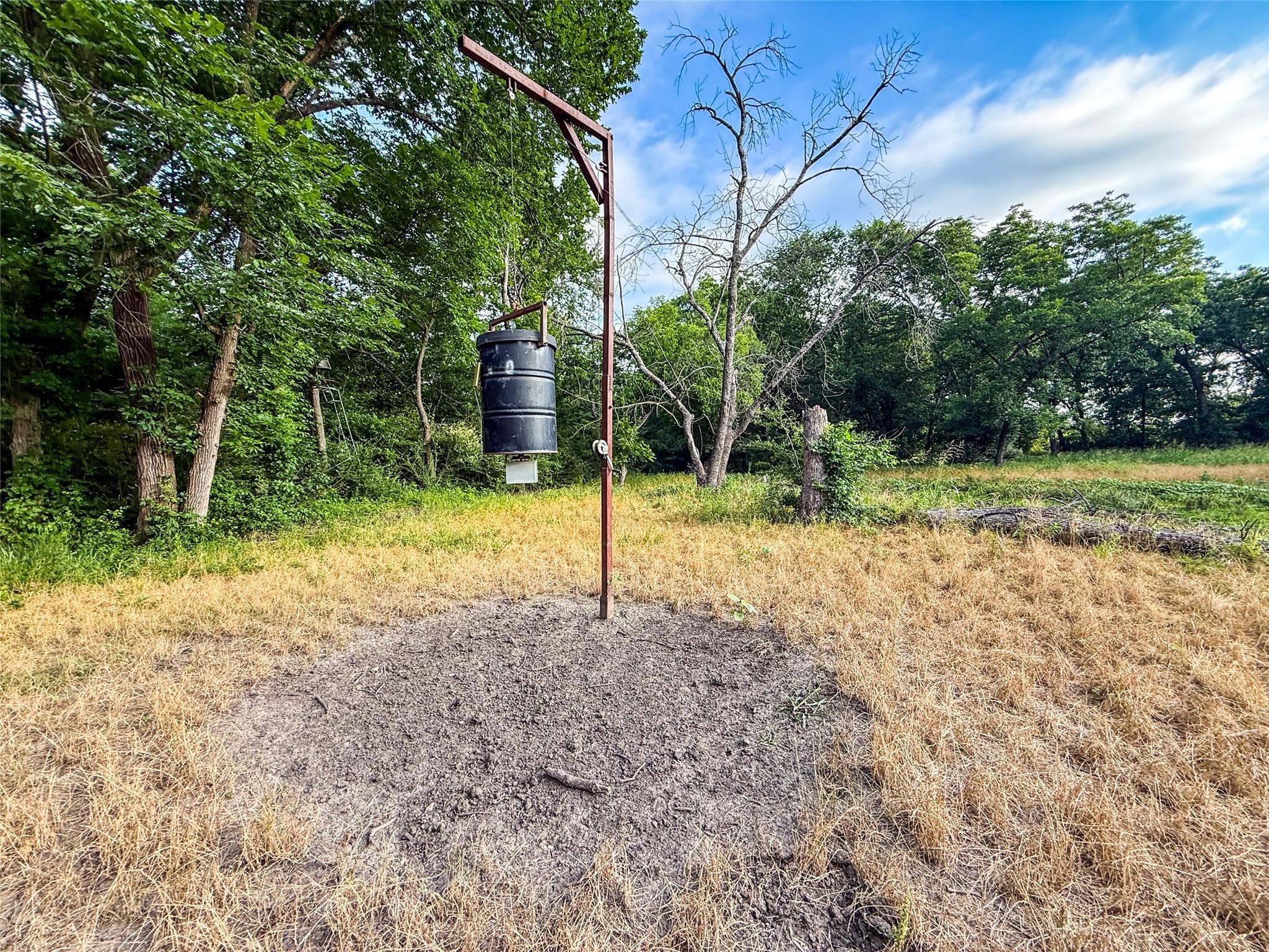 main property photo 28