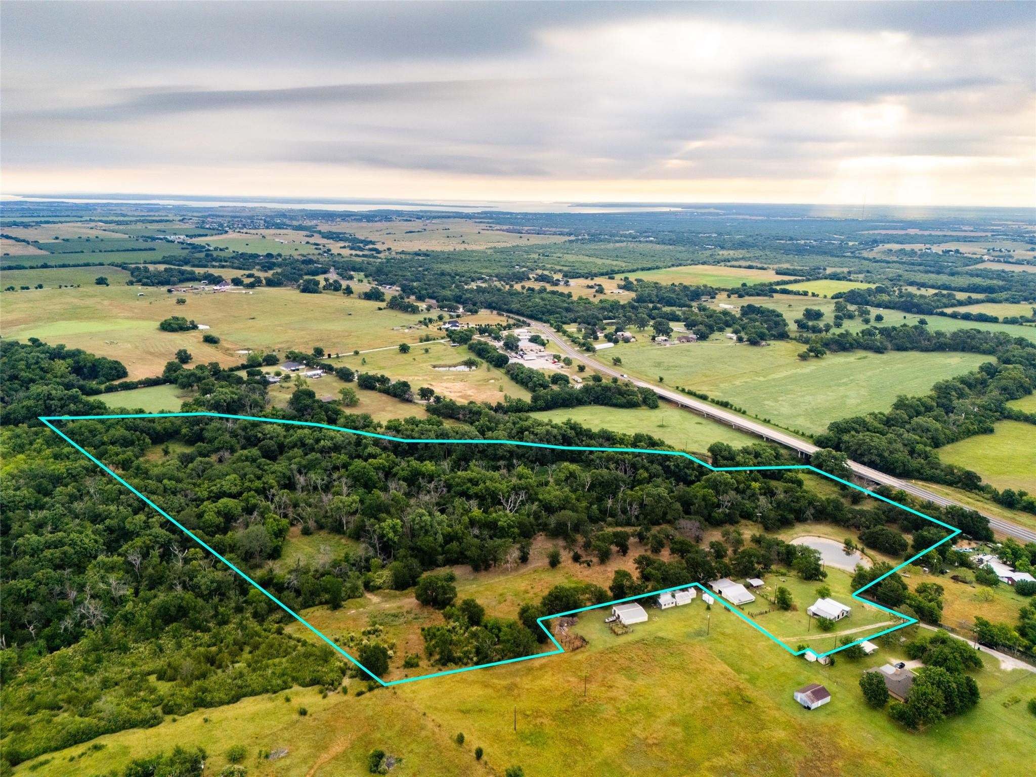 main property photo 30
