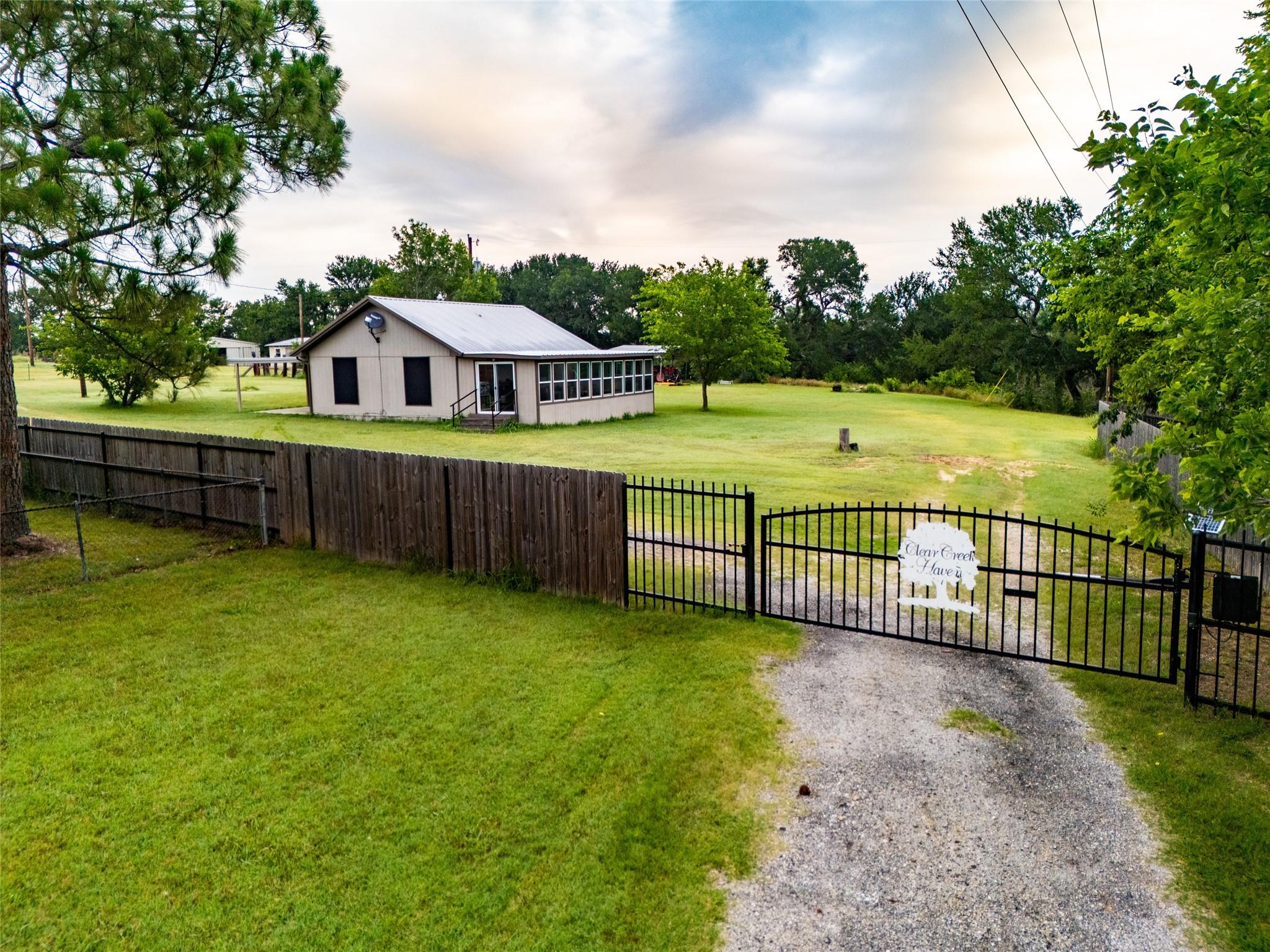 main property photo 6