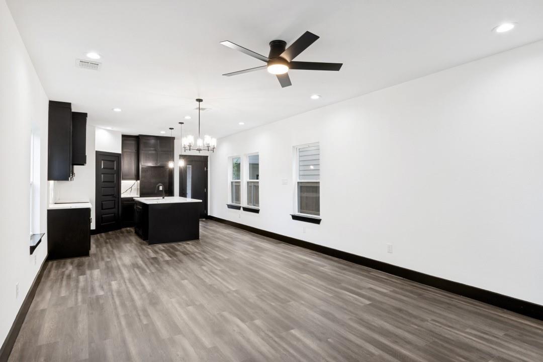 property viewer photo 6