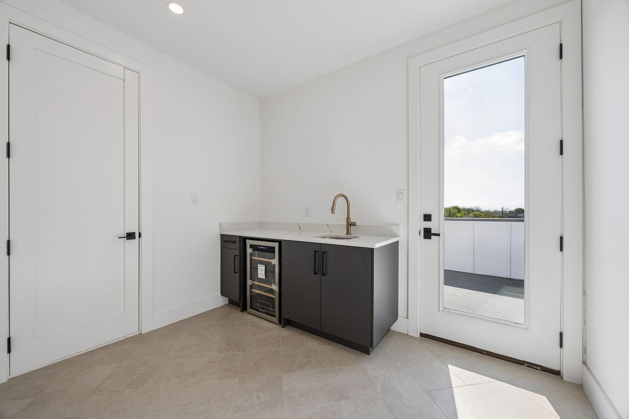 main property photo 88