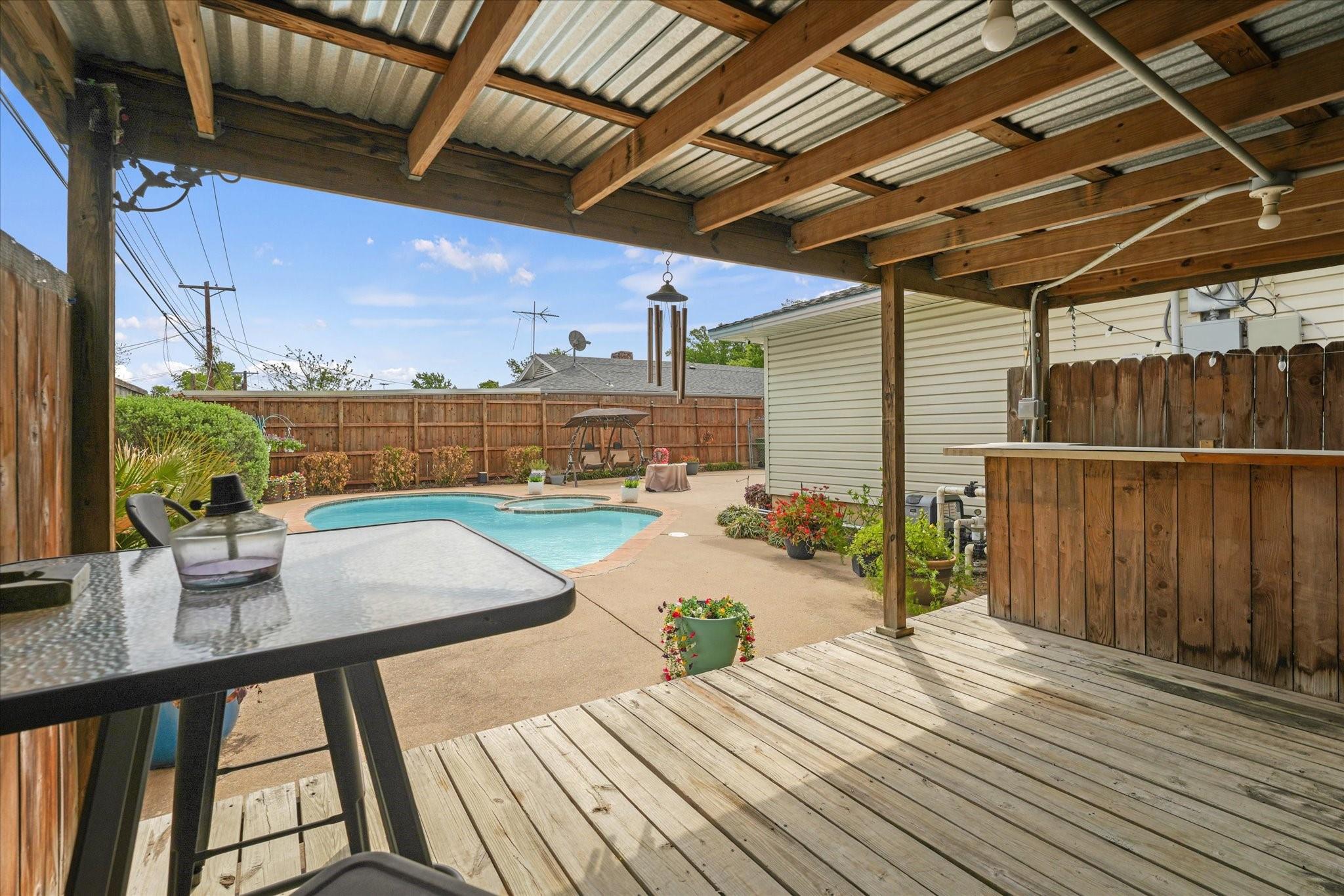 main property photo 28