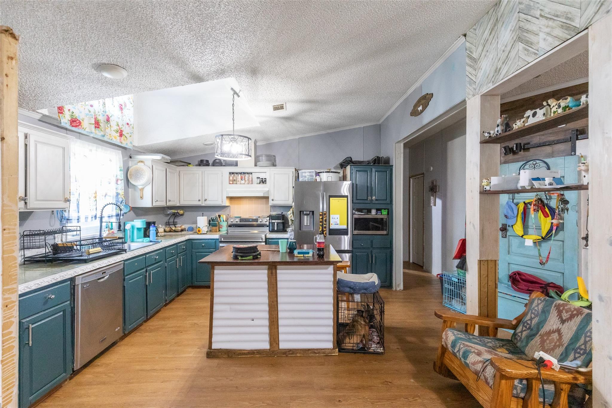main property photo 7