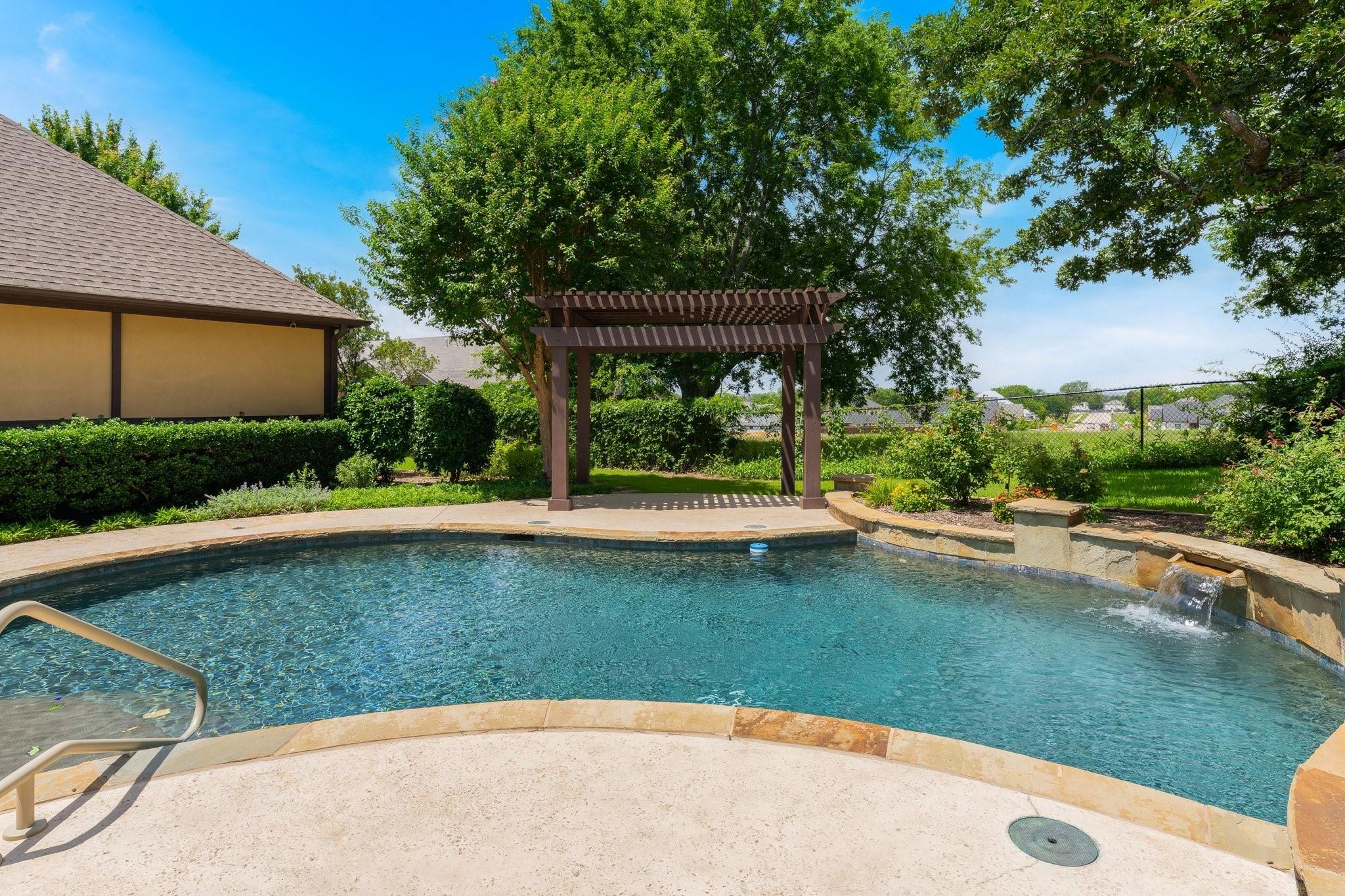 main property photo 21