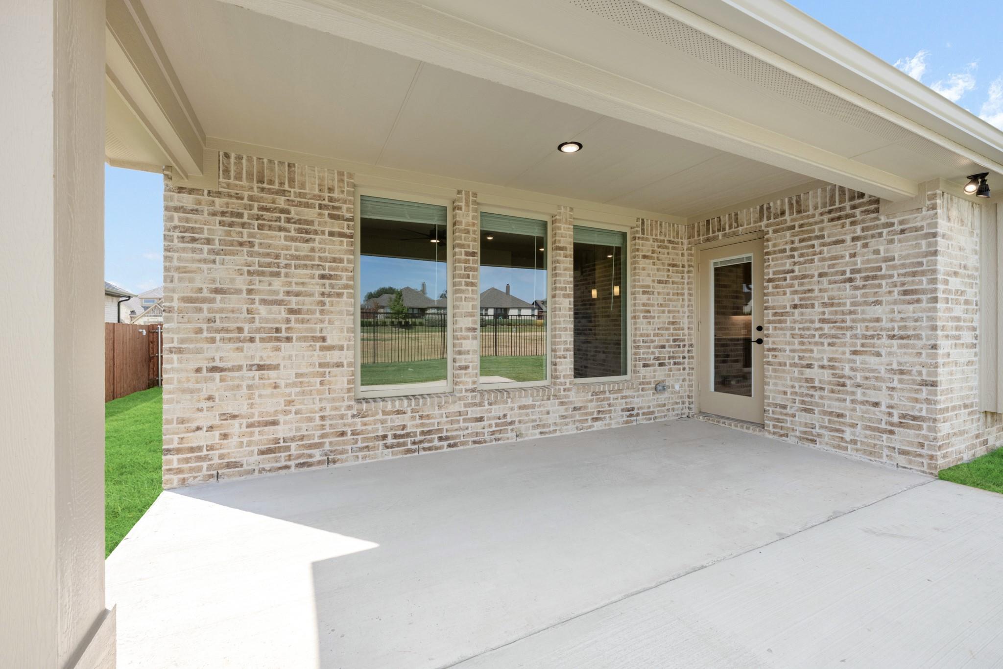 main property photo 25
