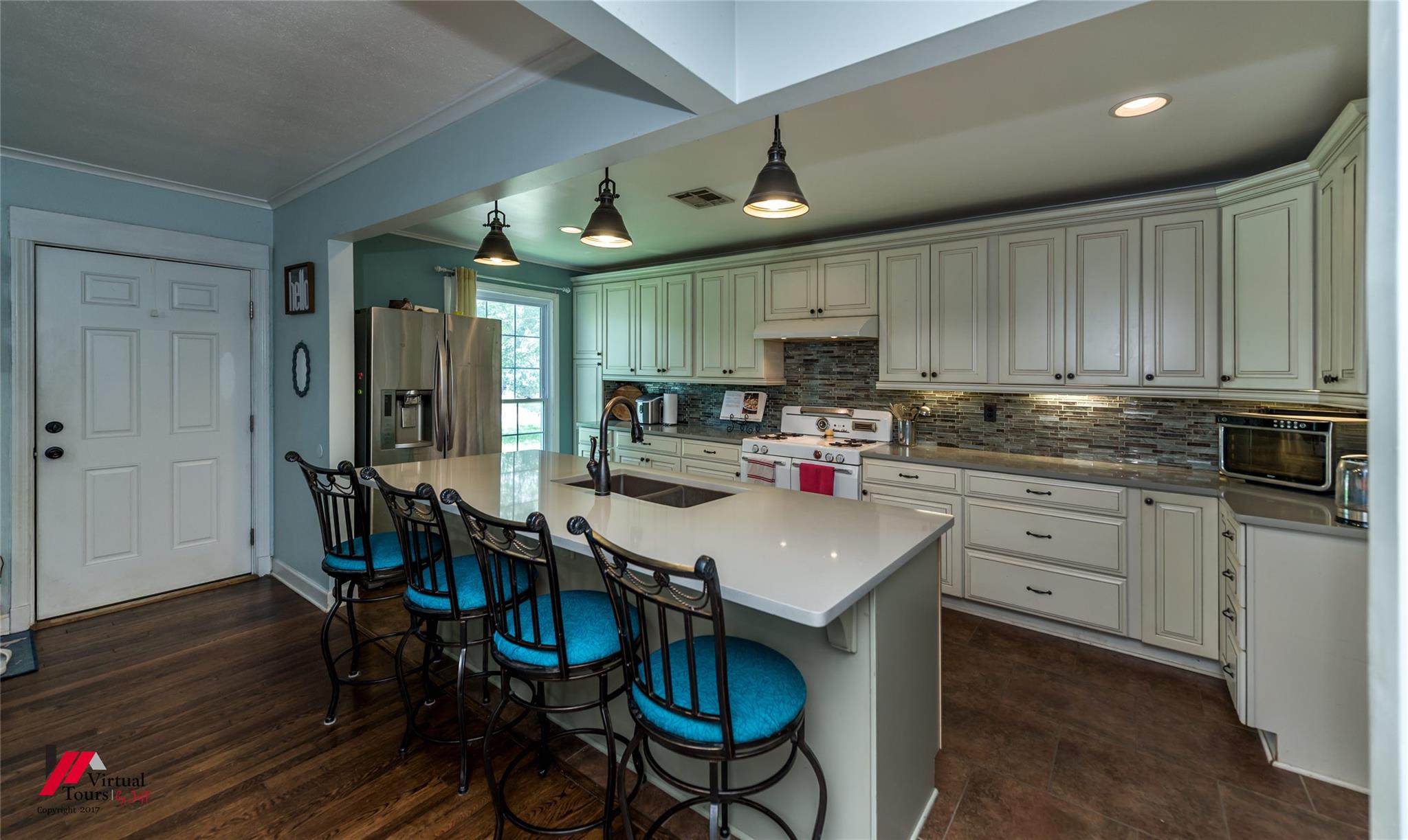main property photo 8