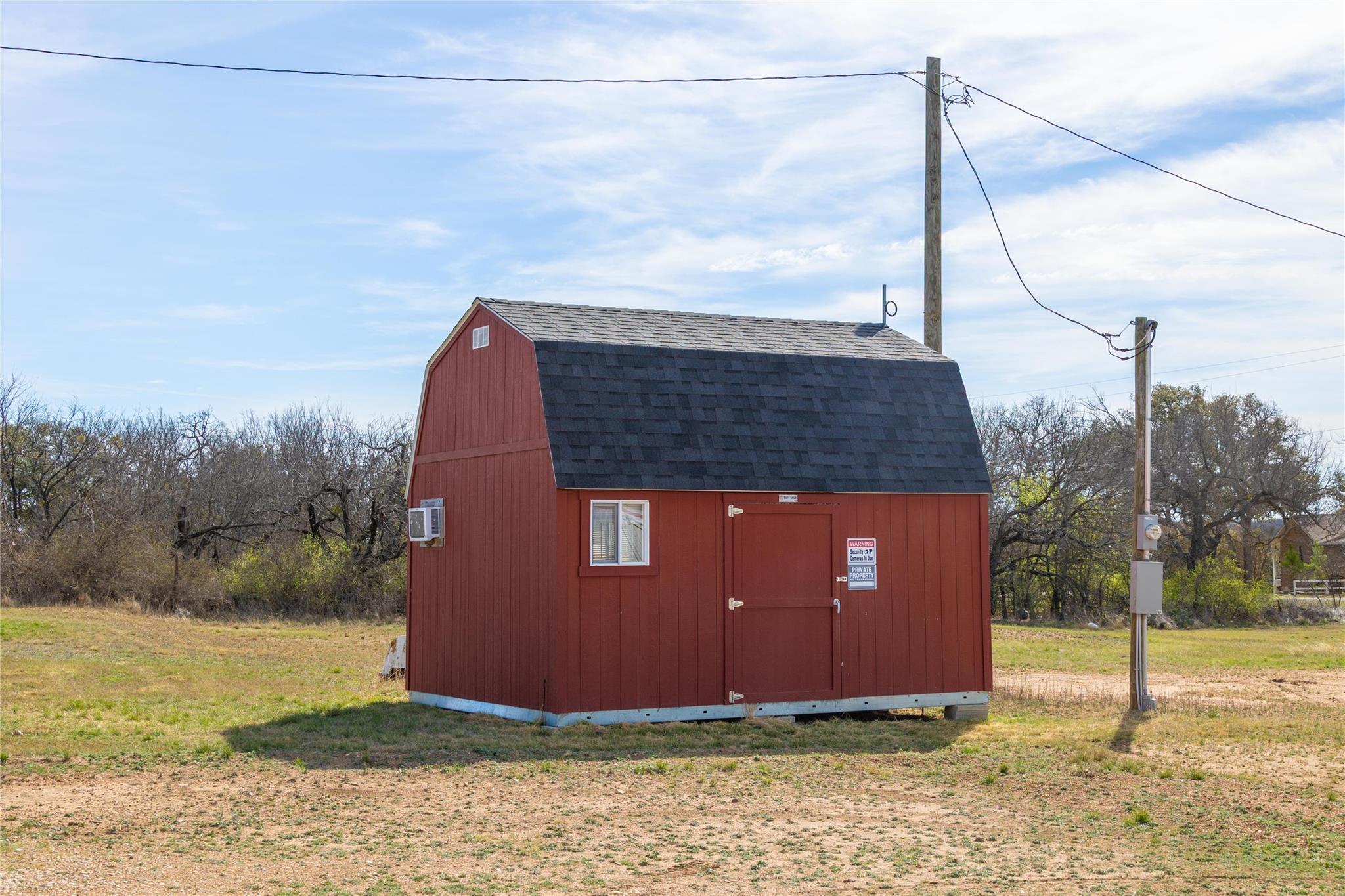 main property photo 31