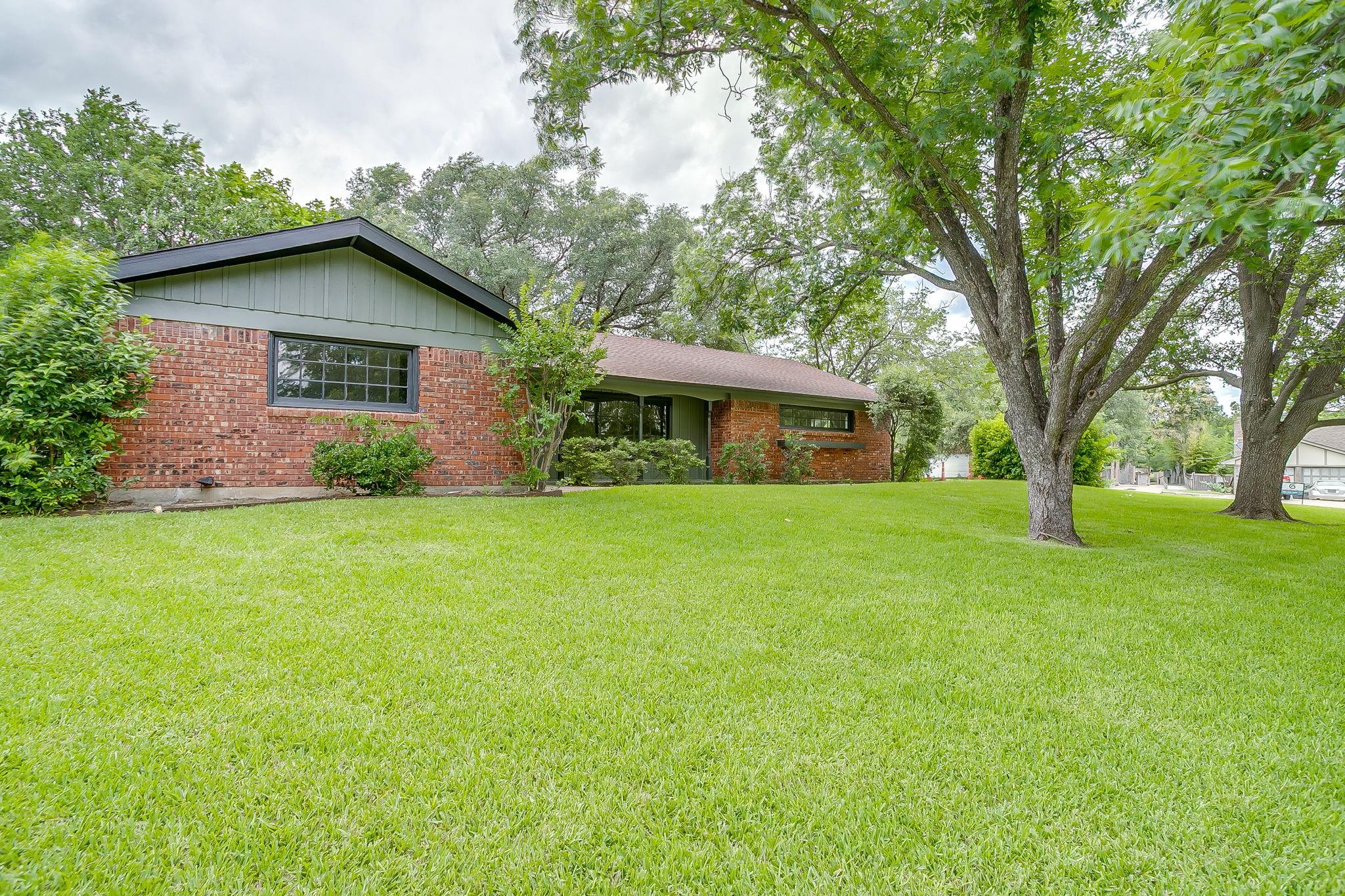 main property photo 3