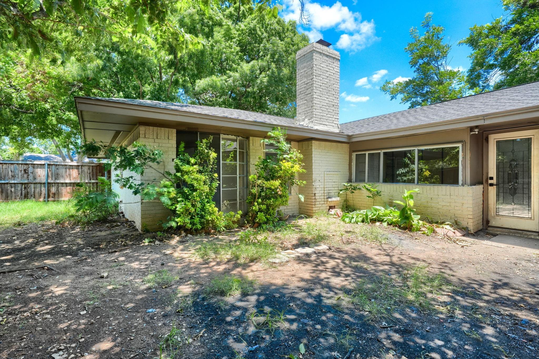 main property photo 23