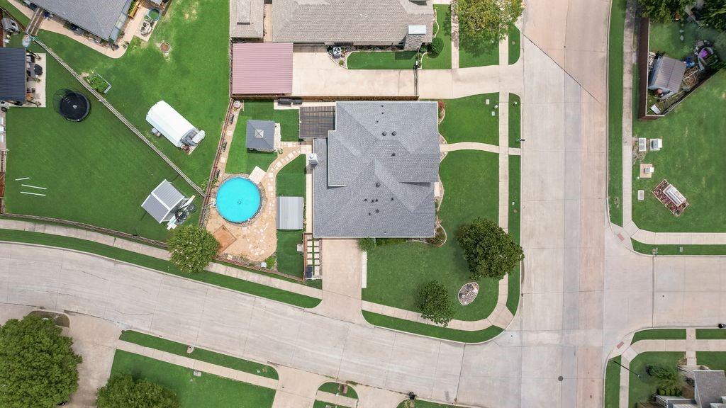 main property photo 33