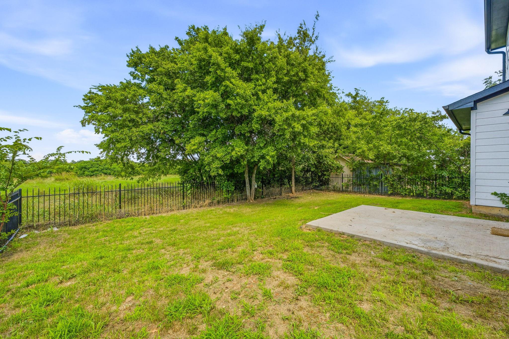 main property photo 30