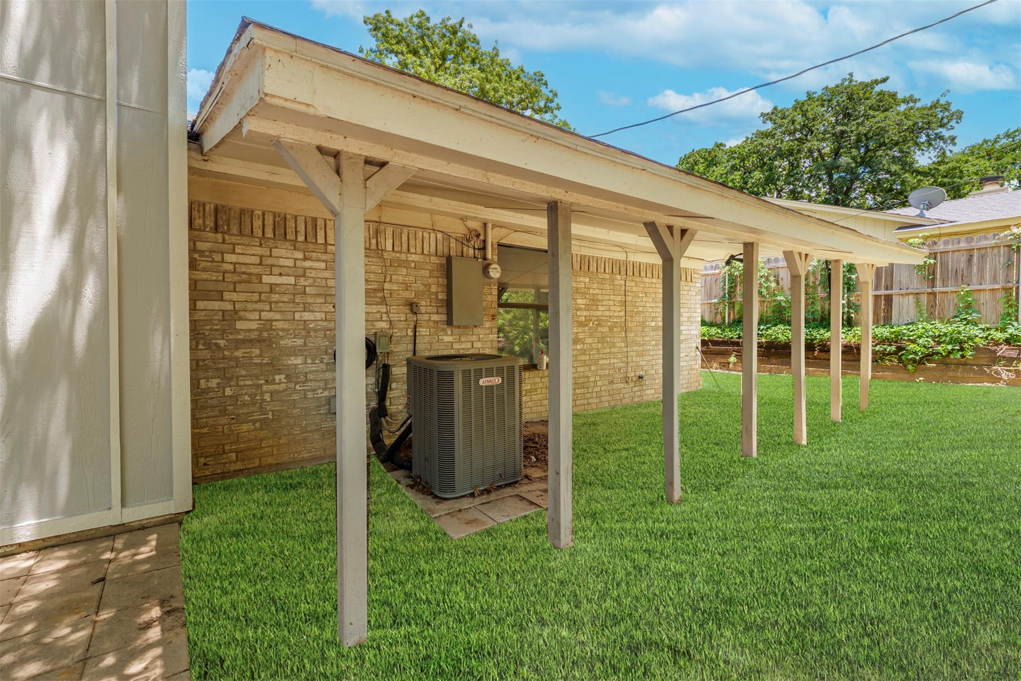 main property photo 18