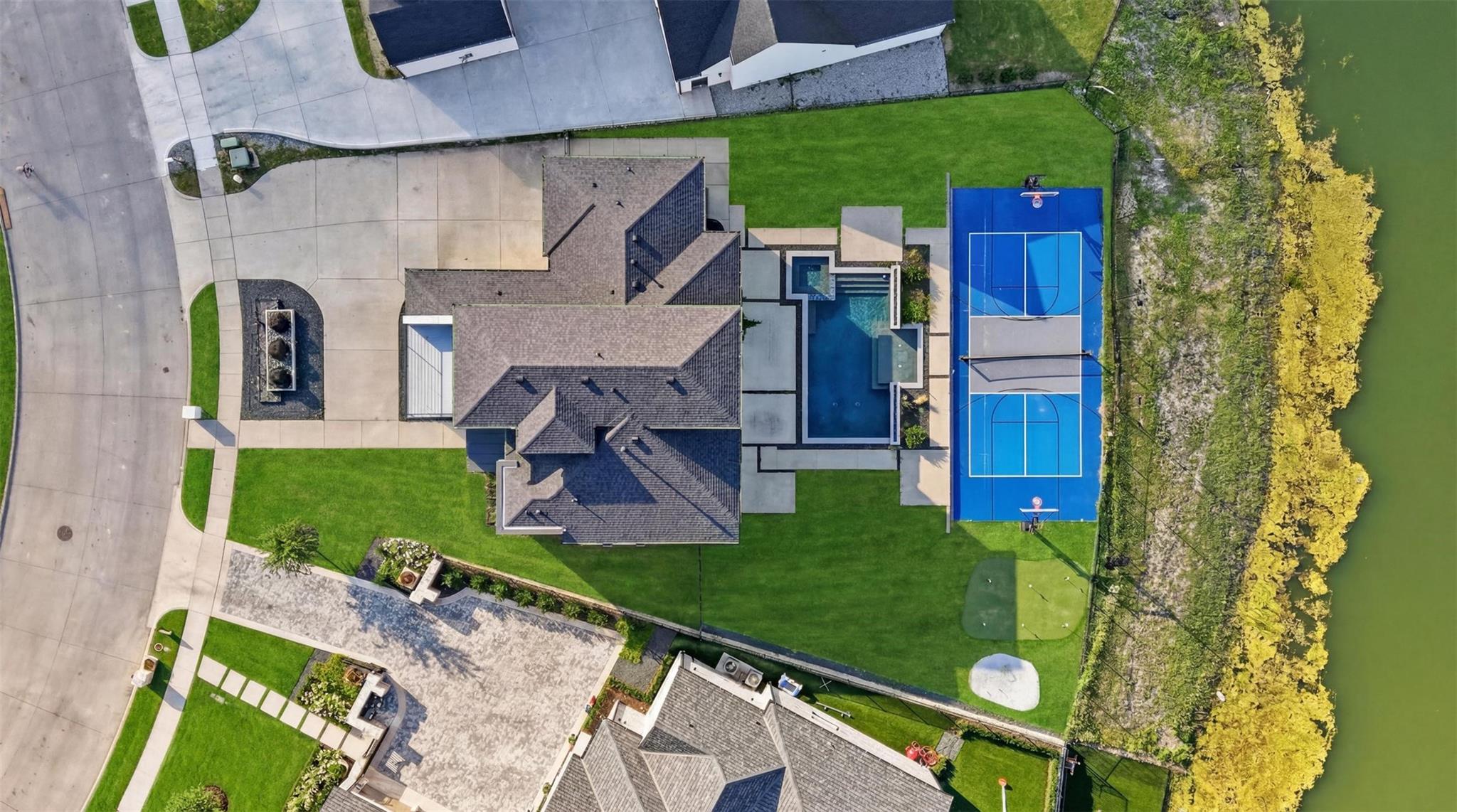 main property photo 2