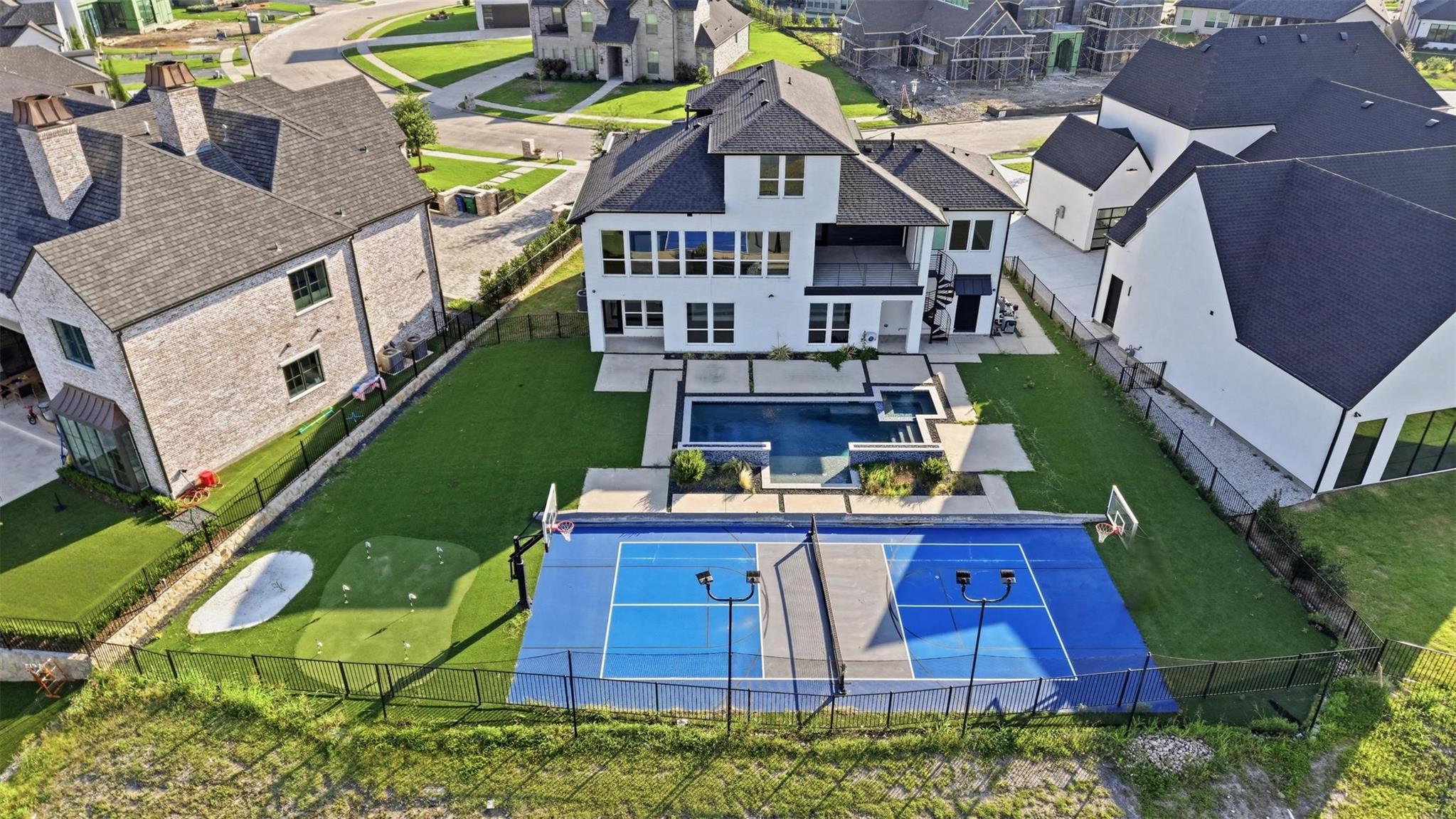 main property photo 30