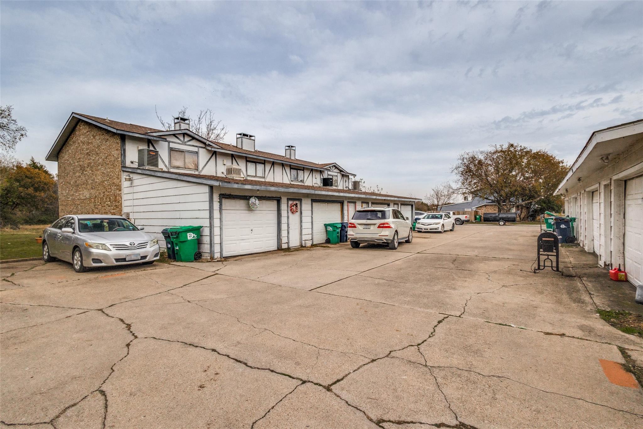 main property photo 18