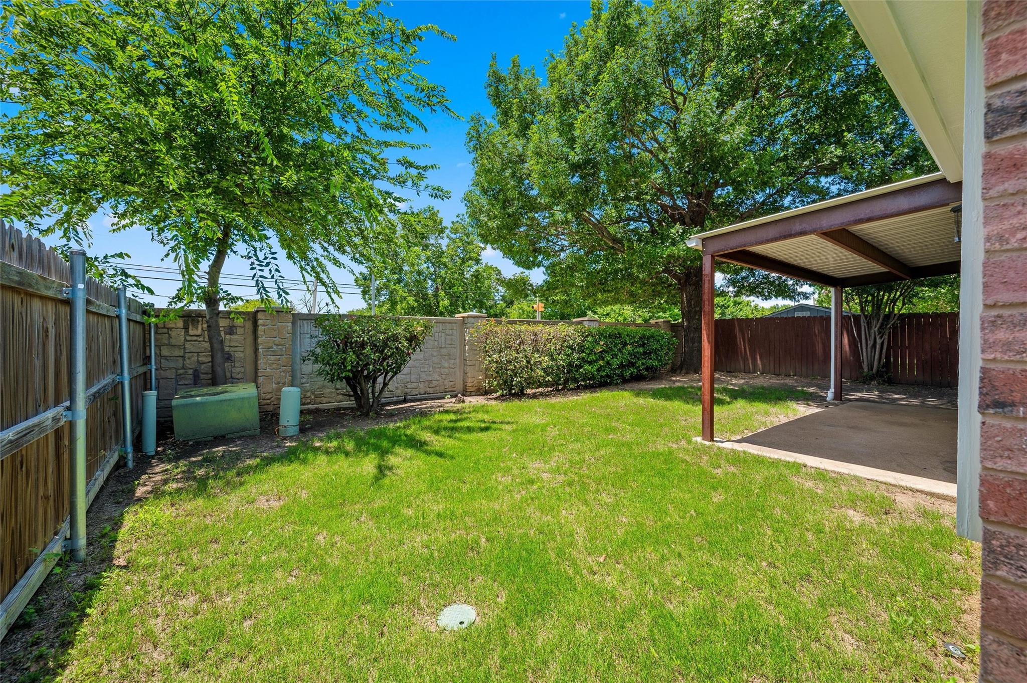main property photo 23